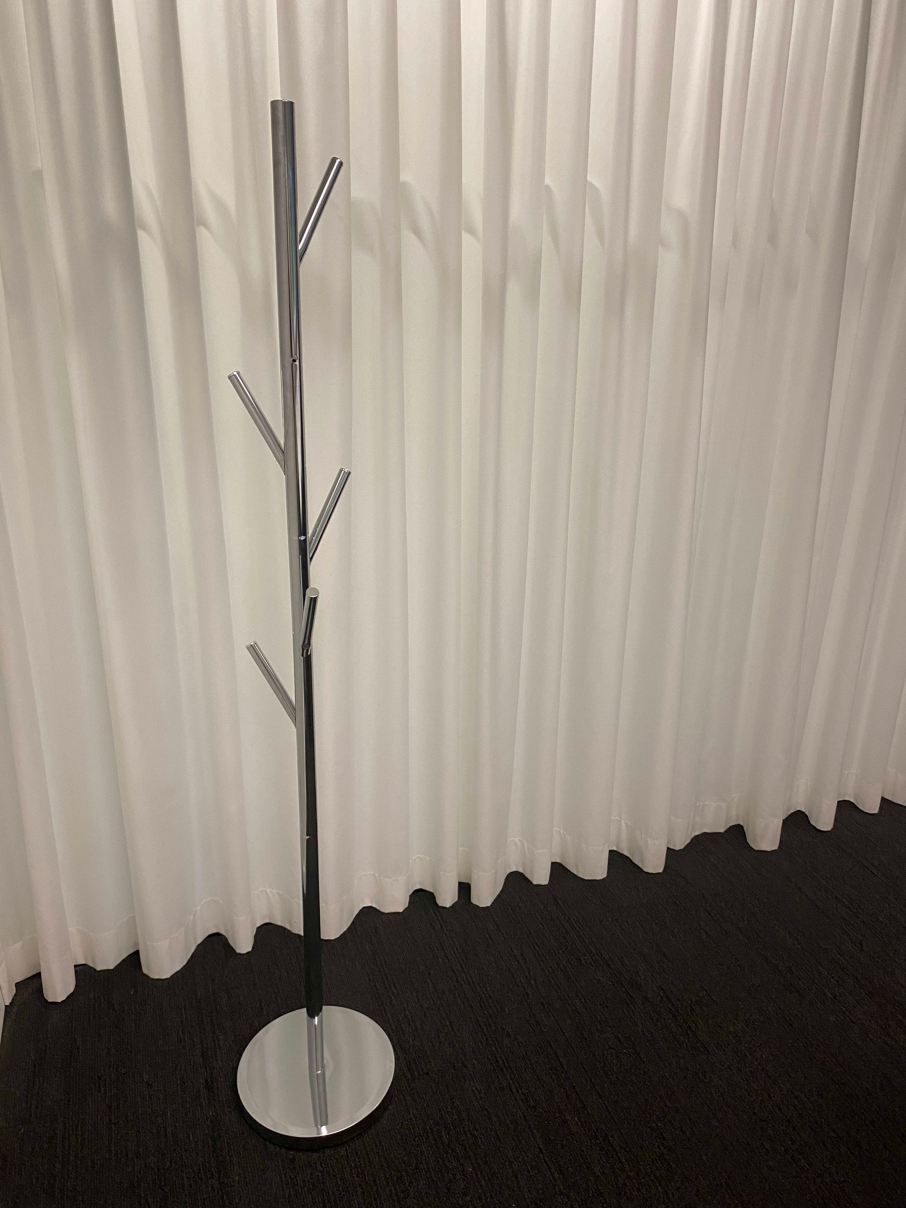 Porte-manteau en acier argenté - Relieve Furniture