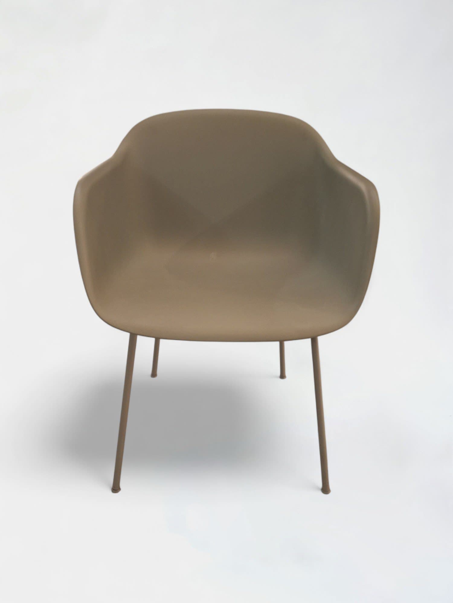 Muuto Chaise en plastique noir sans accoudoirs-1