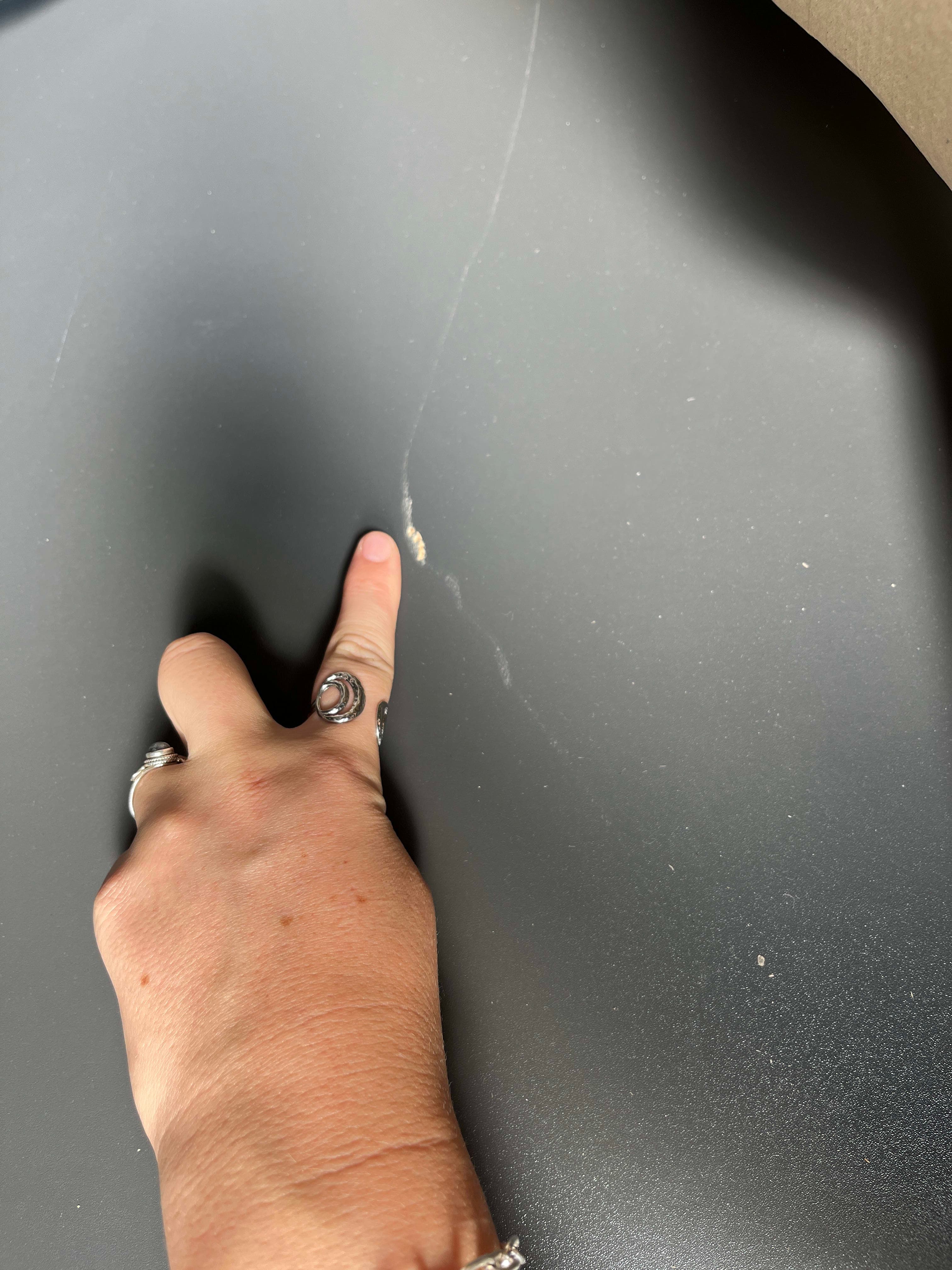 200cm Sedus zwart vergadertafel met geïntegreerde stopcontacten met enkele krassen op het blad-6