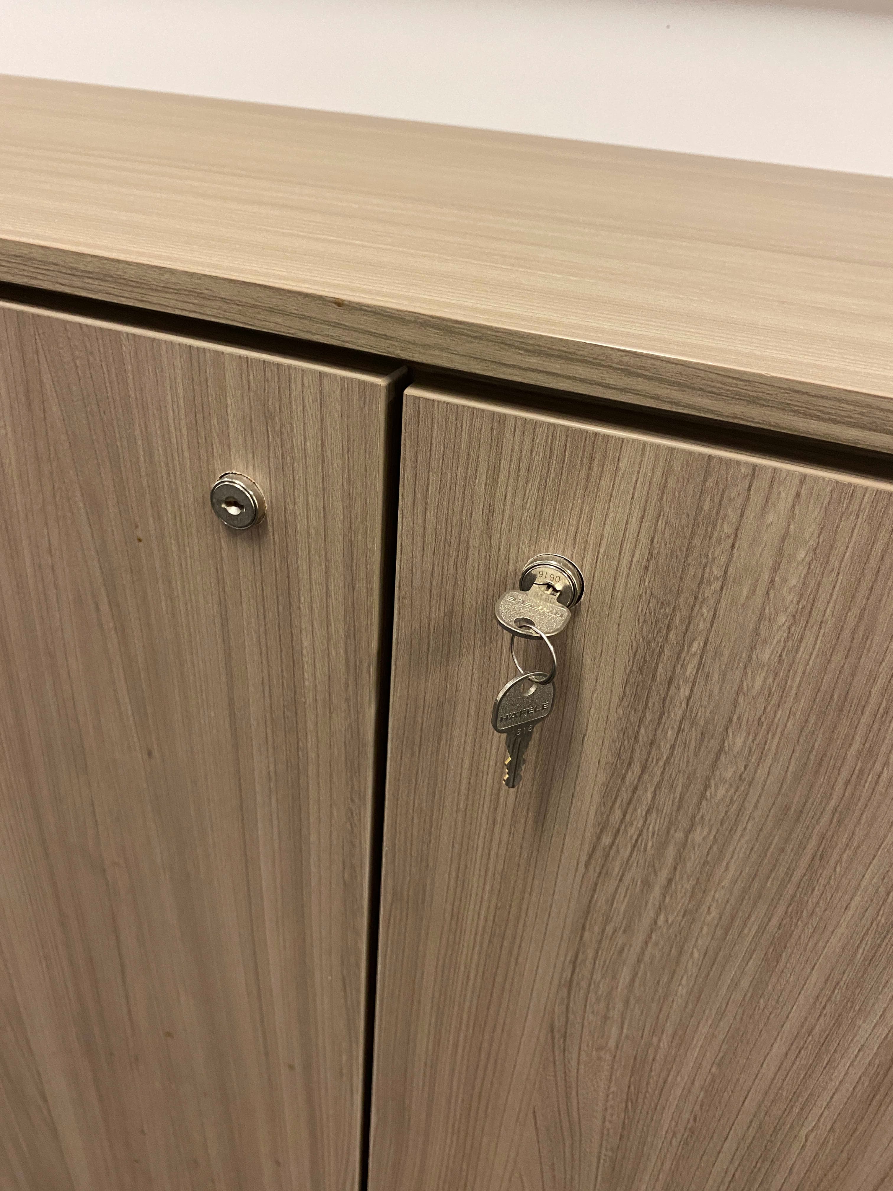4 portes Rangement en bois avec clés