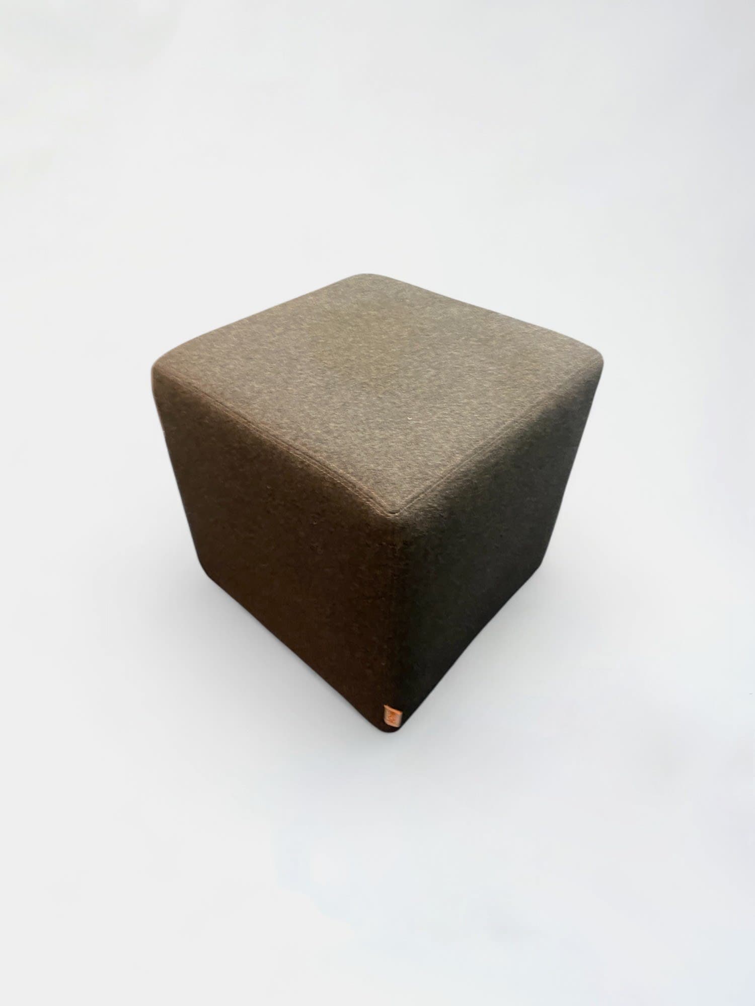 Nnof Pouf carré sur roulettes gris foncé
