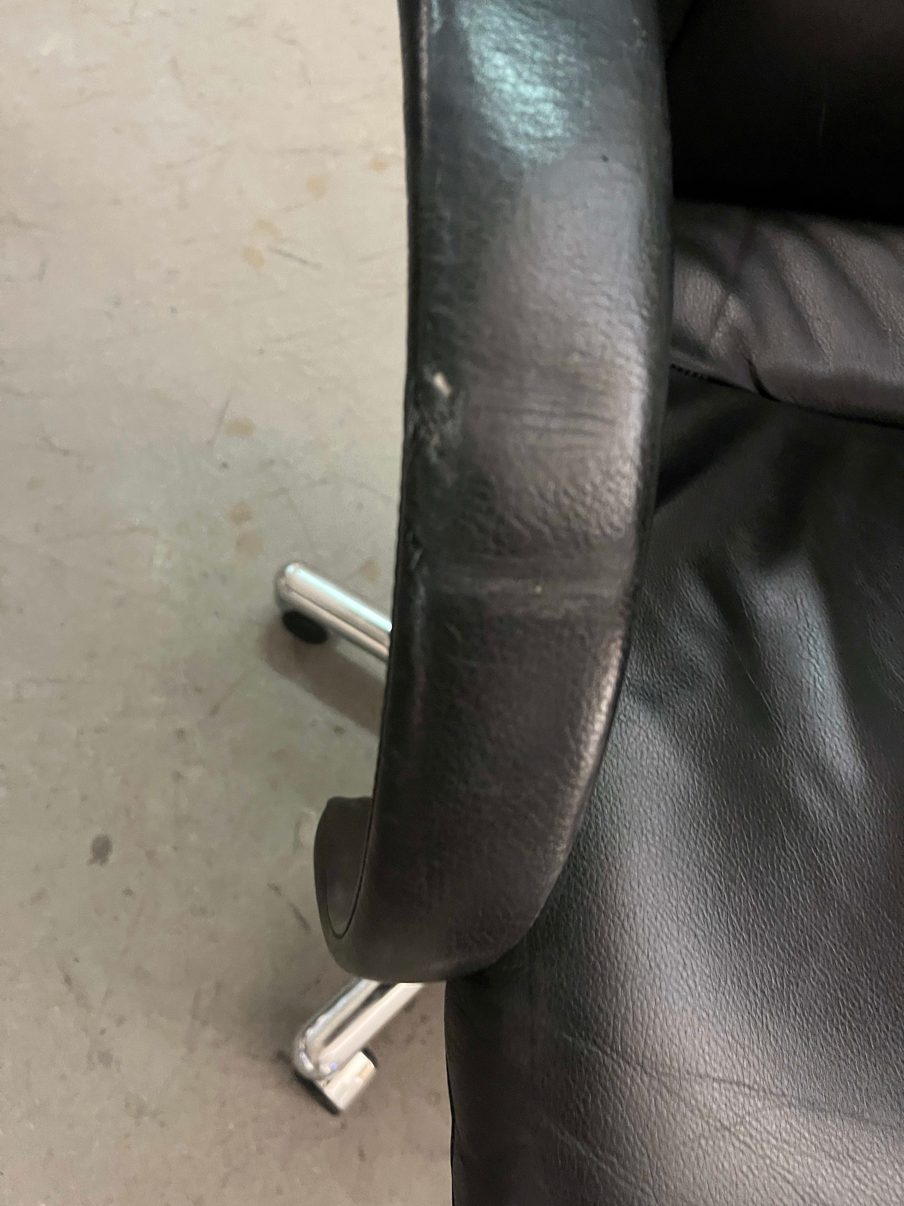 Vitra Black Leather Office Chair with Adjustable Features and signs of use-5