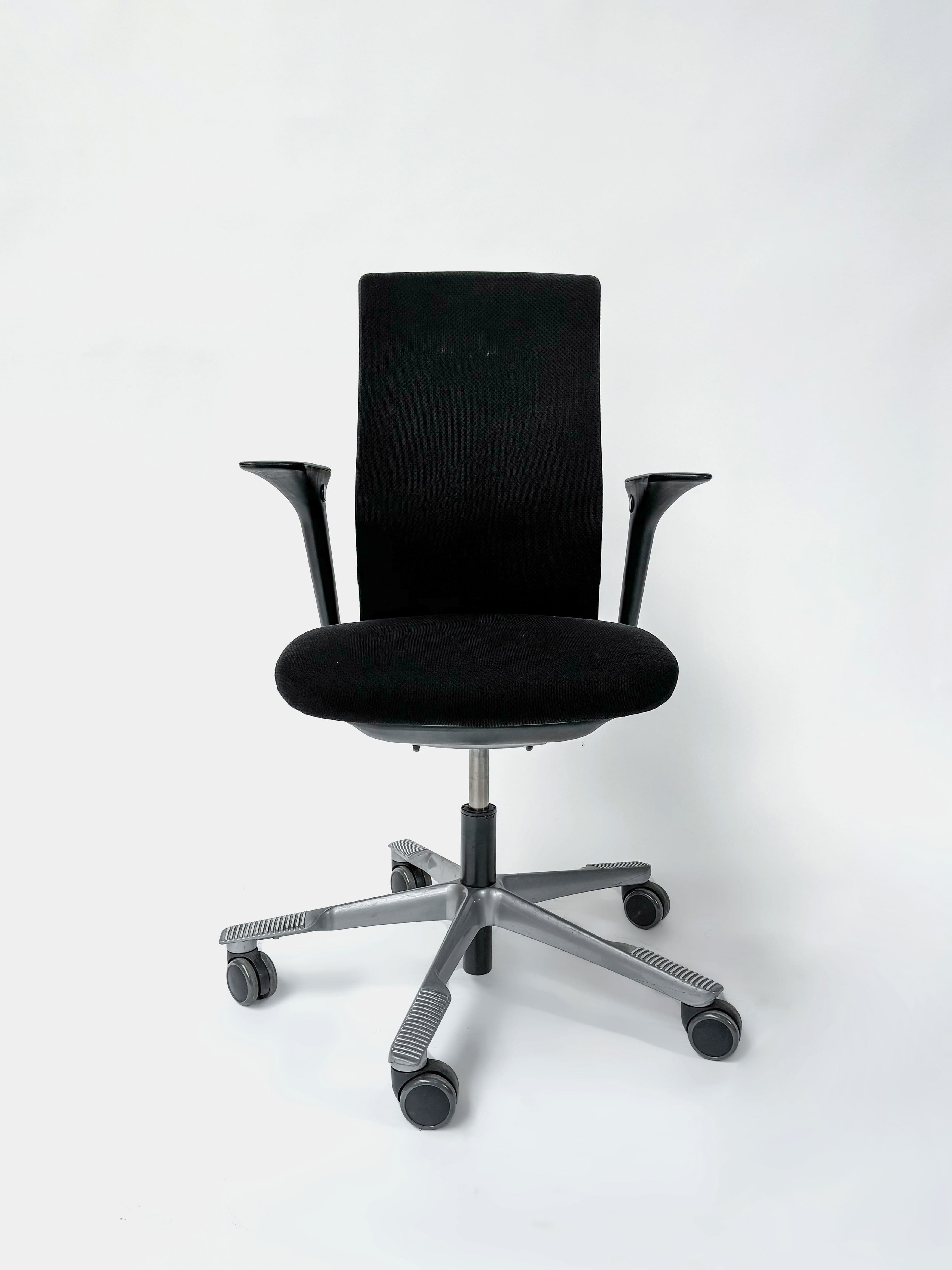 HAG Verstelbare zwarte bureaustoelen op wieltjes-0