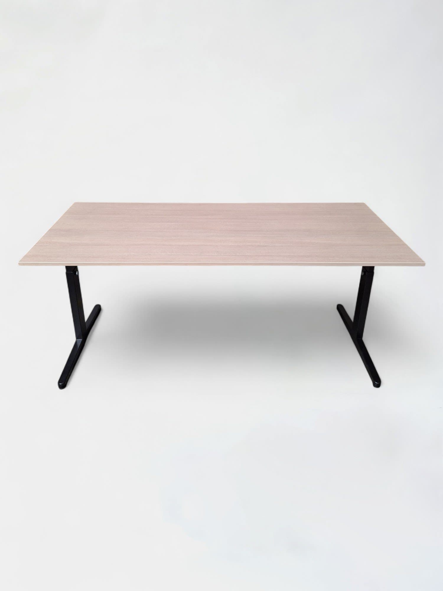 Bureau 180cm Ahrend en bois stratifié beige avec pieds noirs