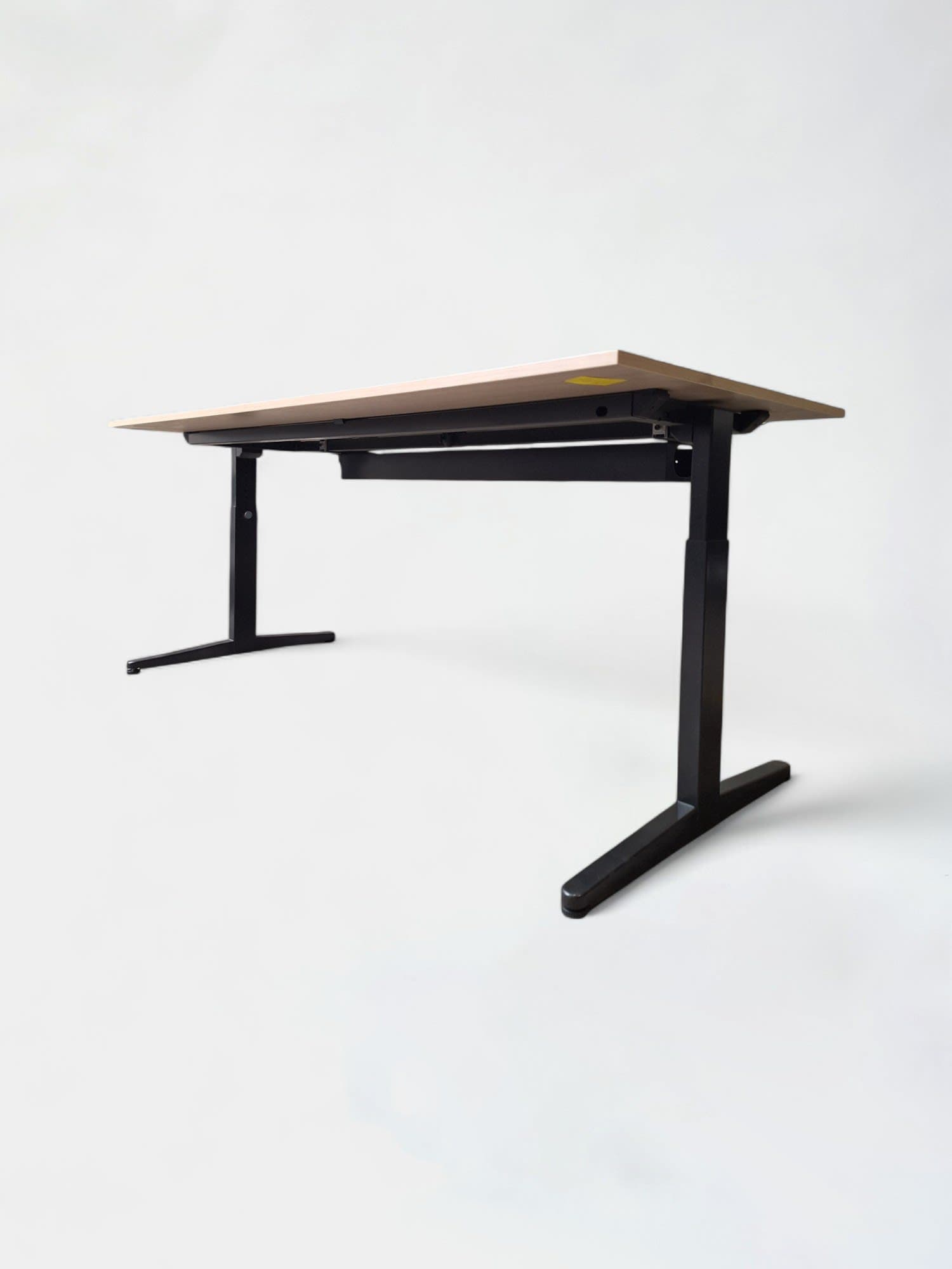 Bureau 180cm Ahrend en bois stratifié beige avec pieds noirs