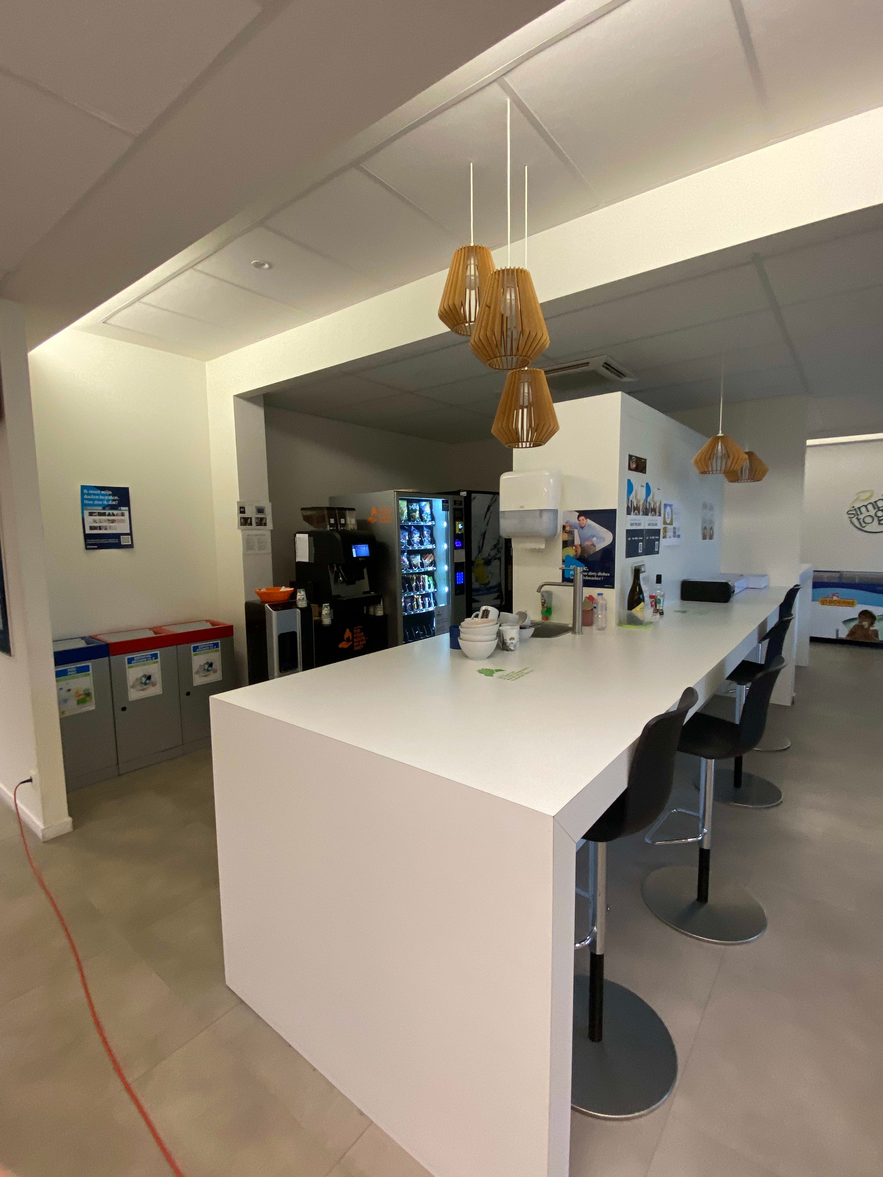 Table haute 300cm blanche-3