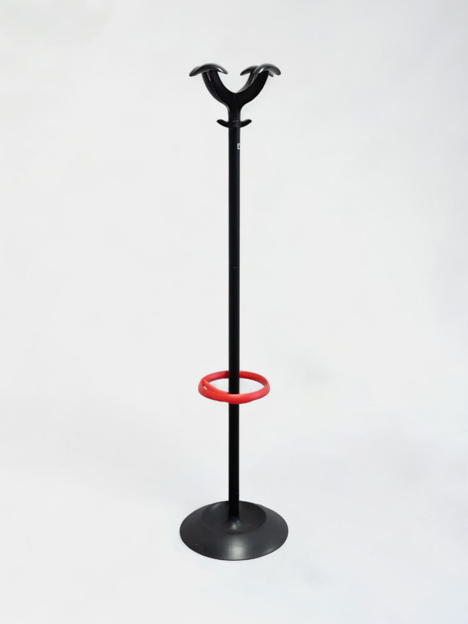 KAPSTOK Black and red metal coat hanger-0