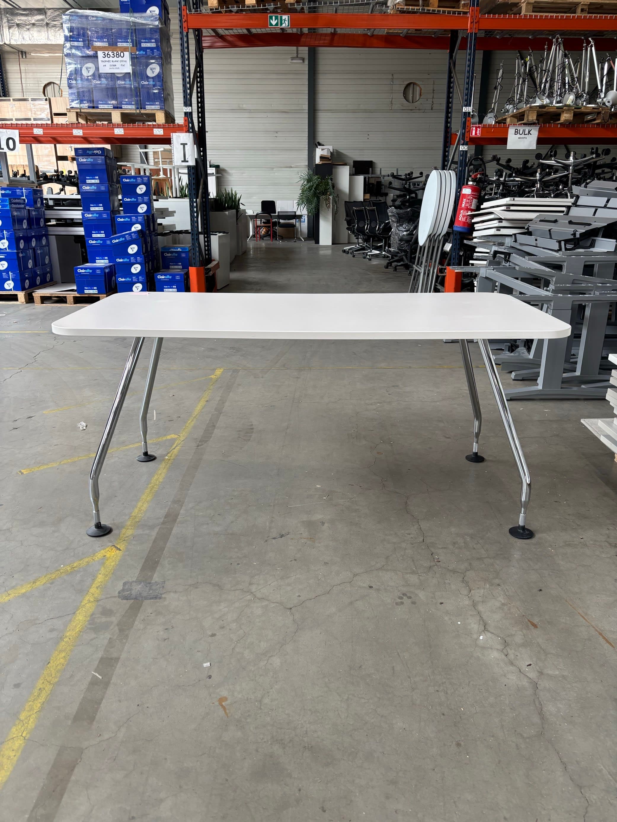 Vitra witte tafel-6