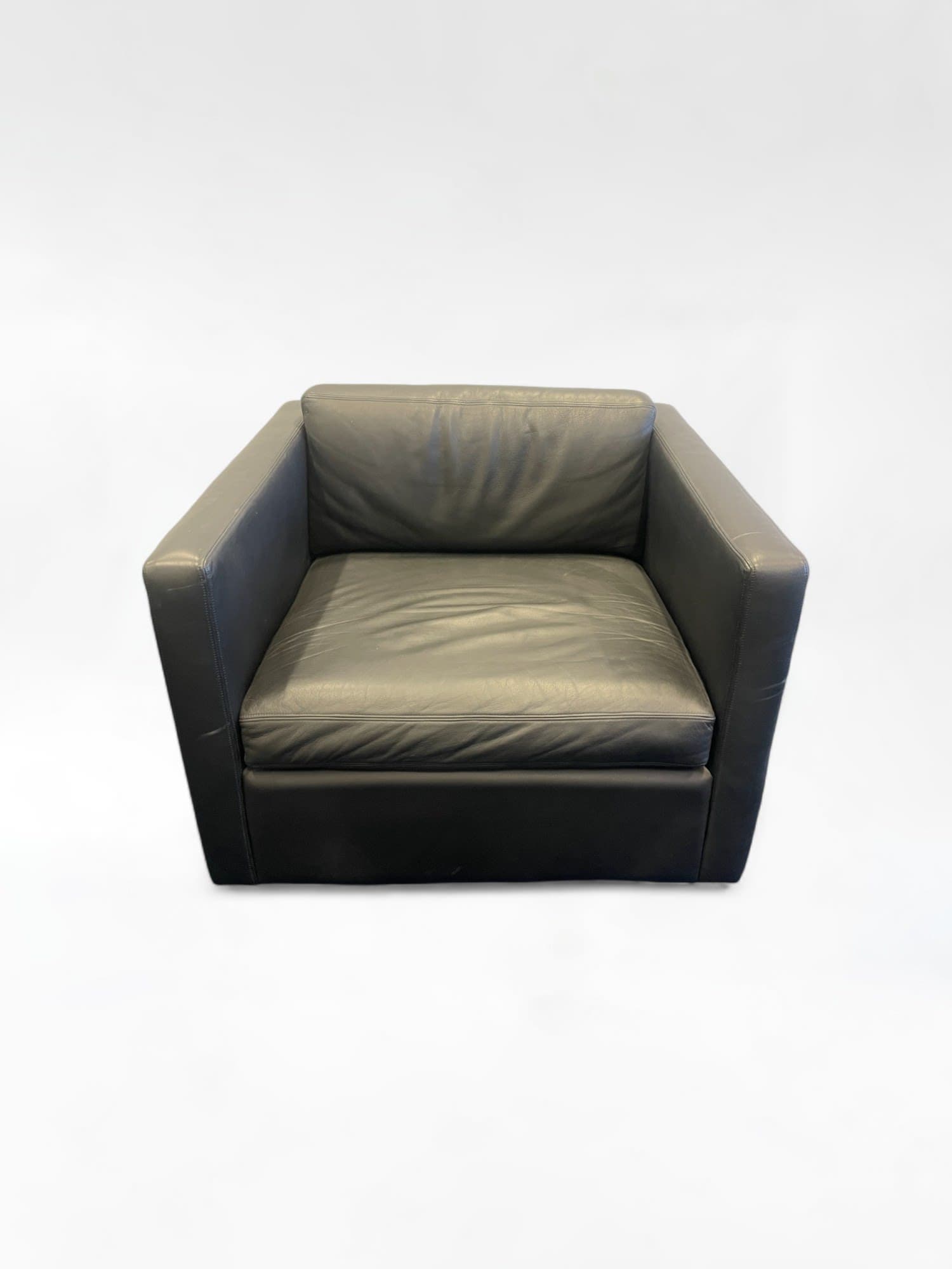 Fauteuil van zwart leer met eigentijds vierkant ontwerp-0
