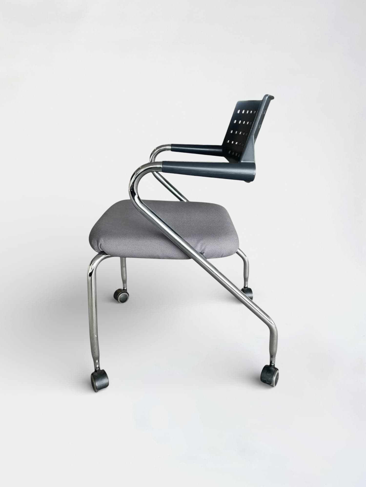 Vitra Visaroll dark grey with Black back design Antonio Citterio-1