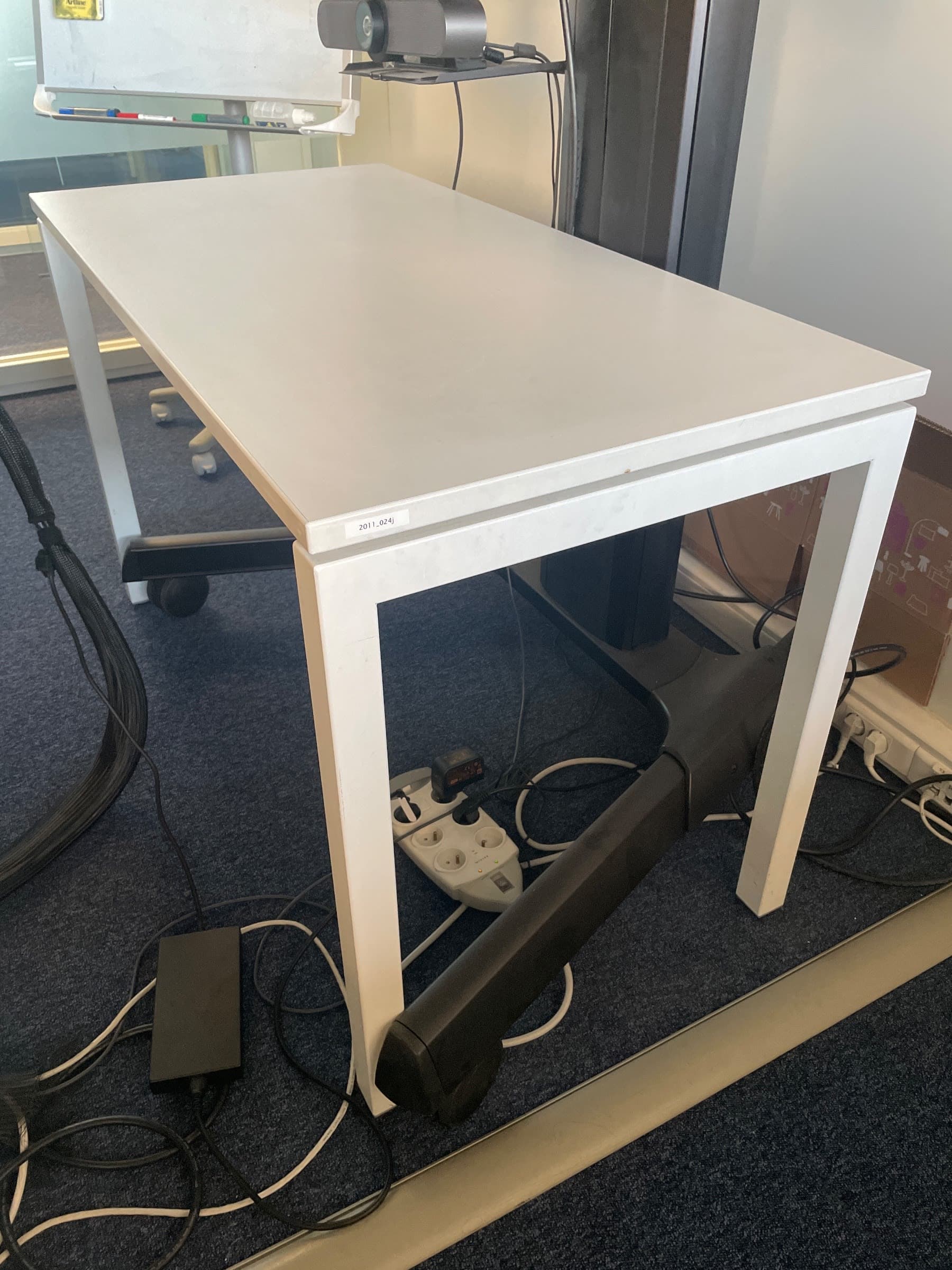 120 cm wit houten bureau met een minimalistisch ontwerp