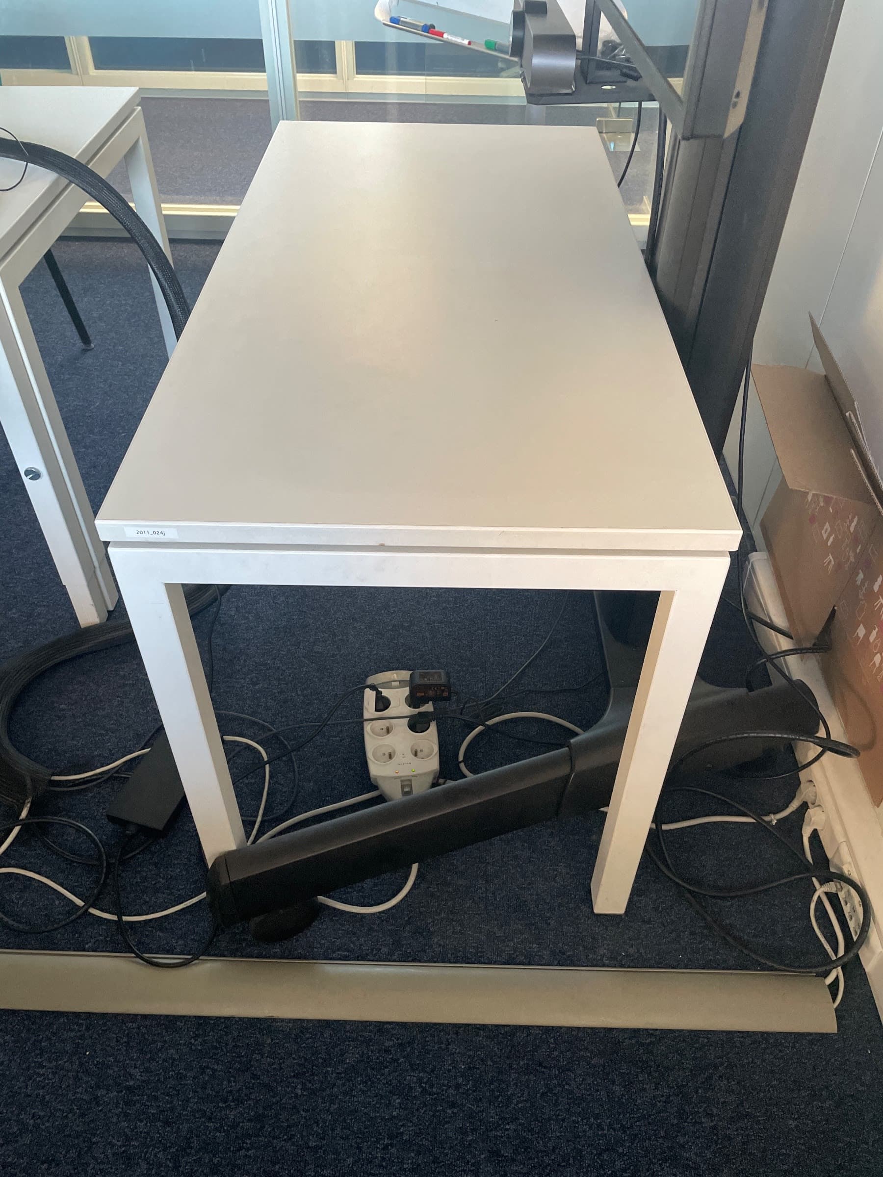 120 cm wit houten bureau met een minimalistisch ontwerp