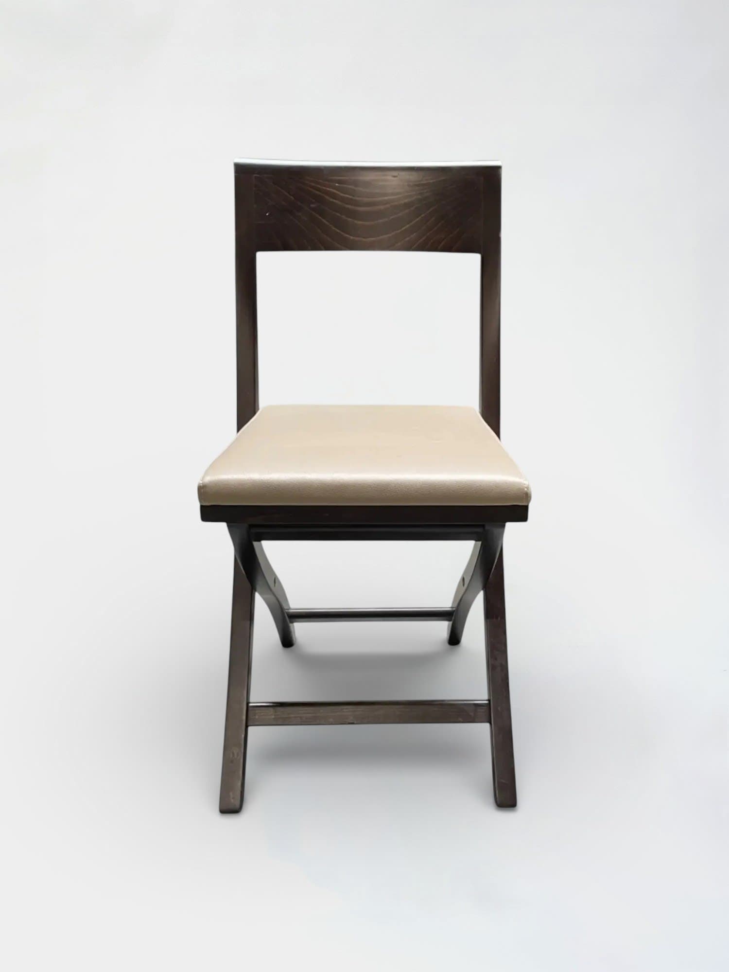 Donkerbruine houten stoel met beklede zitting in beige Hedendaags kantoormeubilair-0