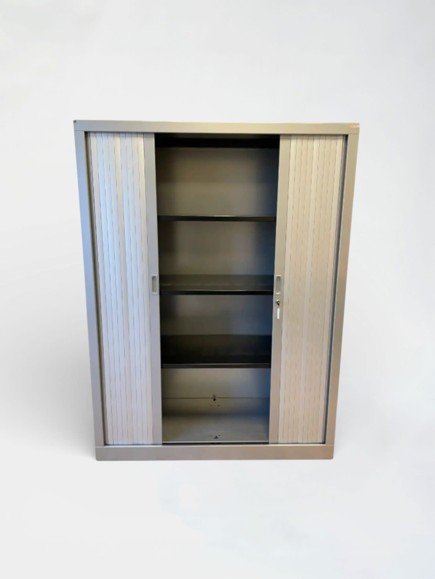 Armoire grise 160cm avec clé