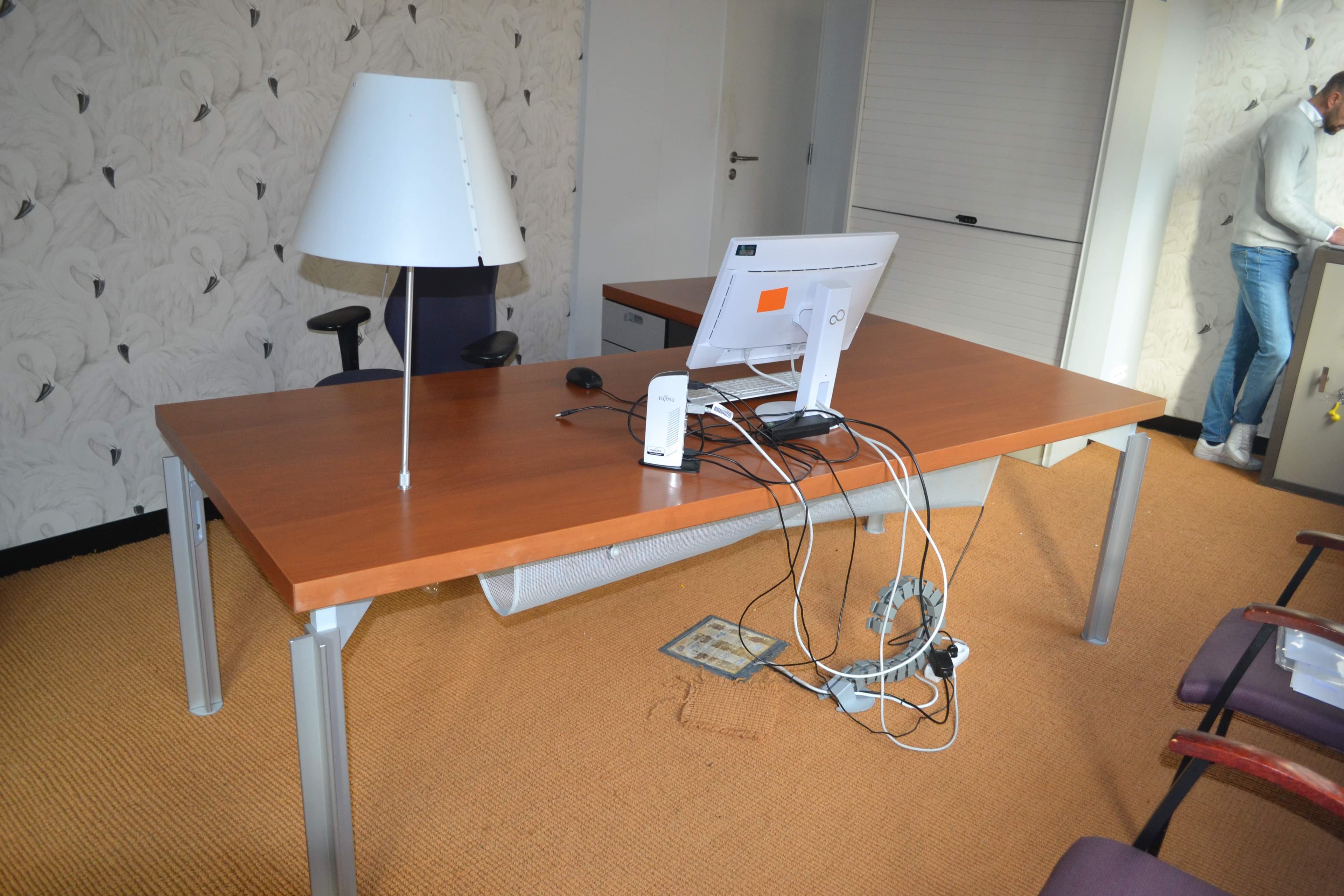 Bureau en L avec lampe / Bureau L Vorm met lamp-0