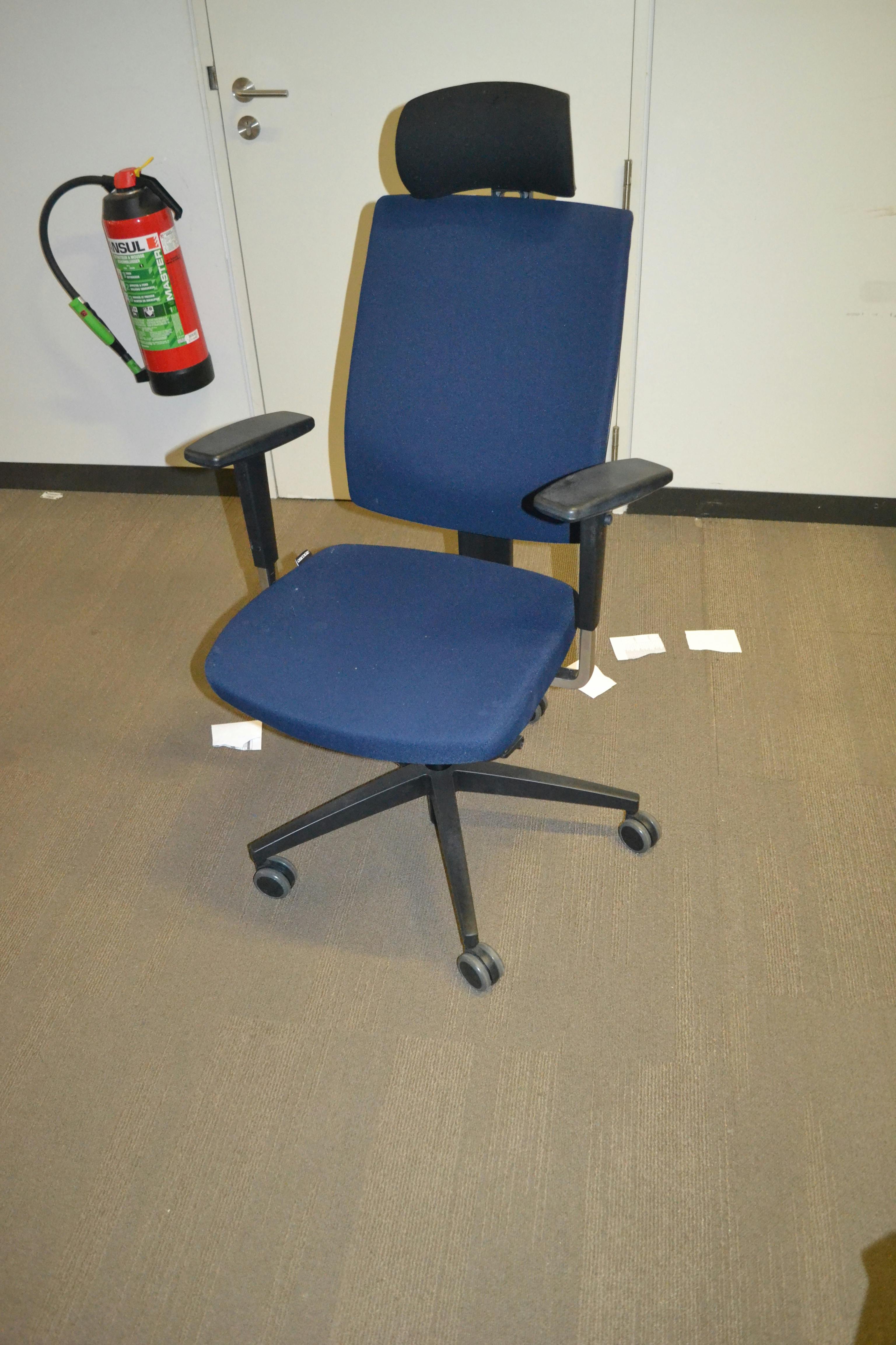 Chaise de bureau OSMOZ bleue / Bureaustoel Merk Osmoz - Tweedehands kwaliteit "Bureaustoelen met wielen" - Relieve Furniture - 1
