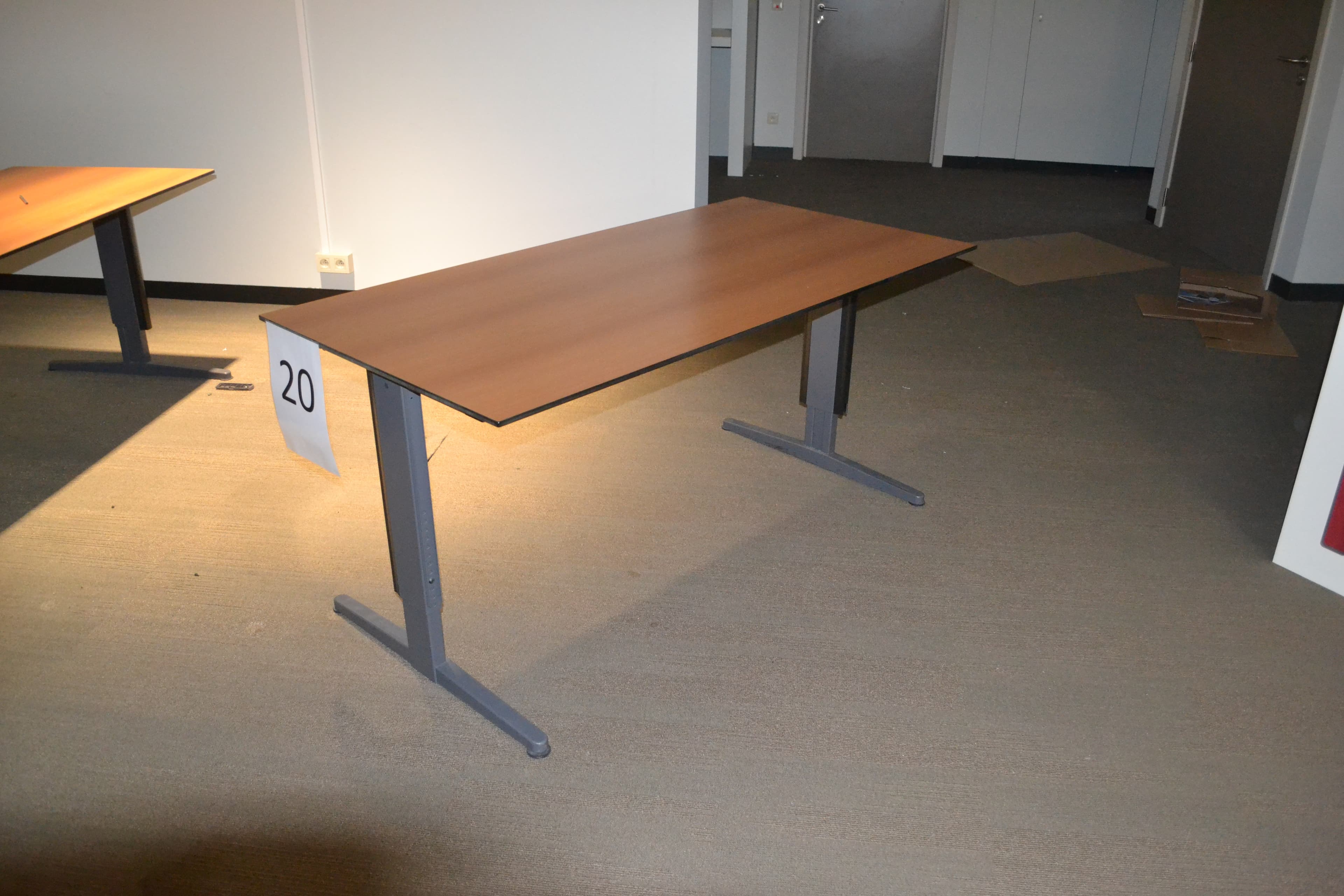 Bureau rectangulaire / Rectangular desk-0