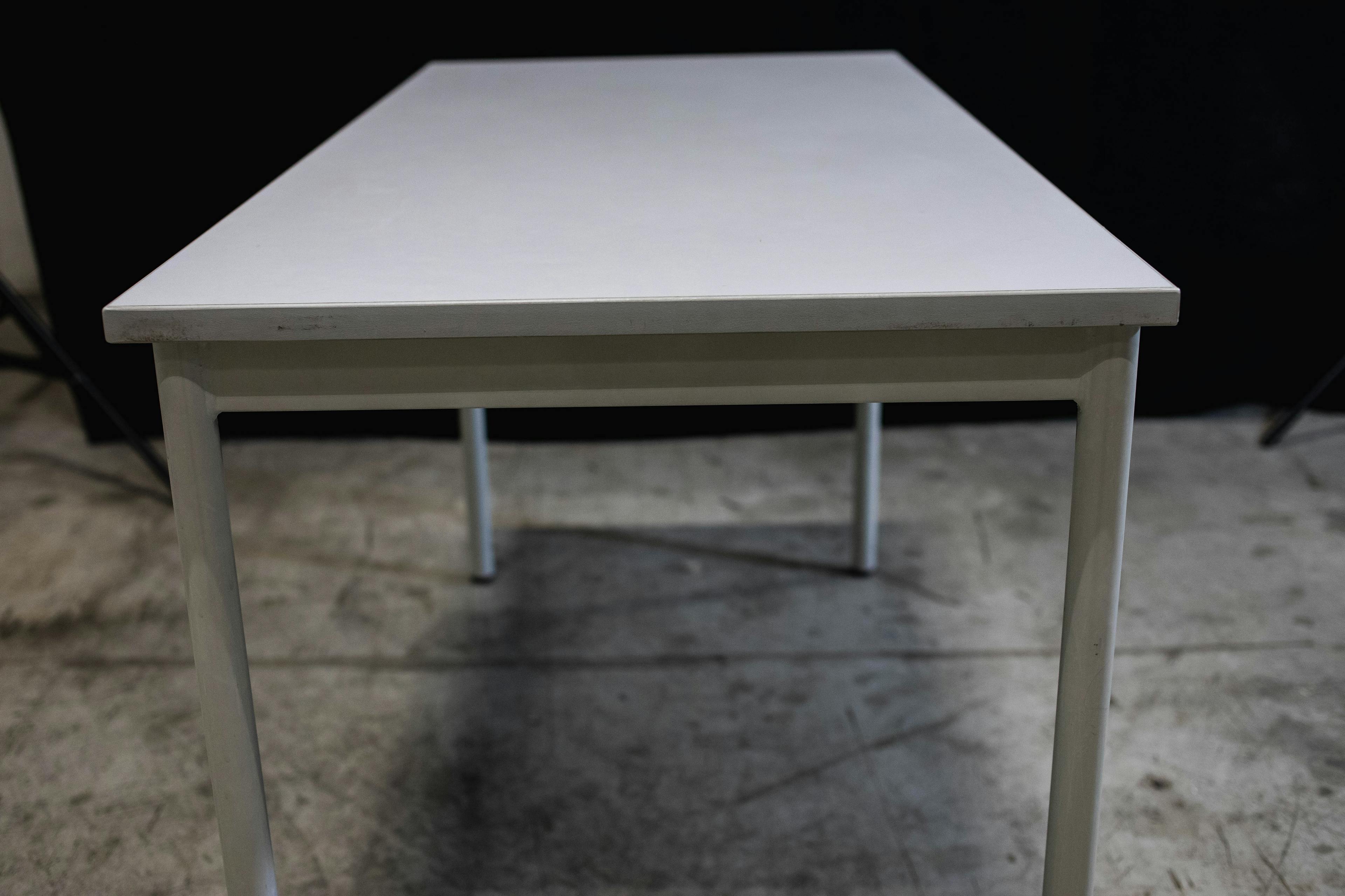RETRO Design Table 