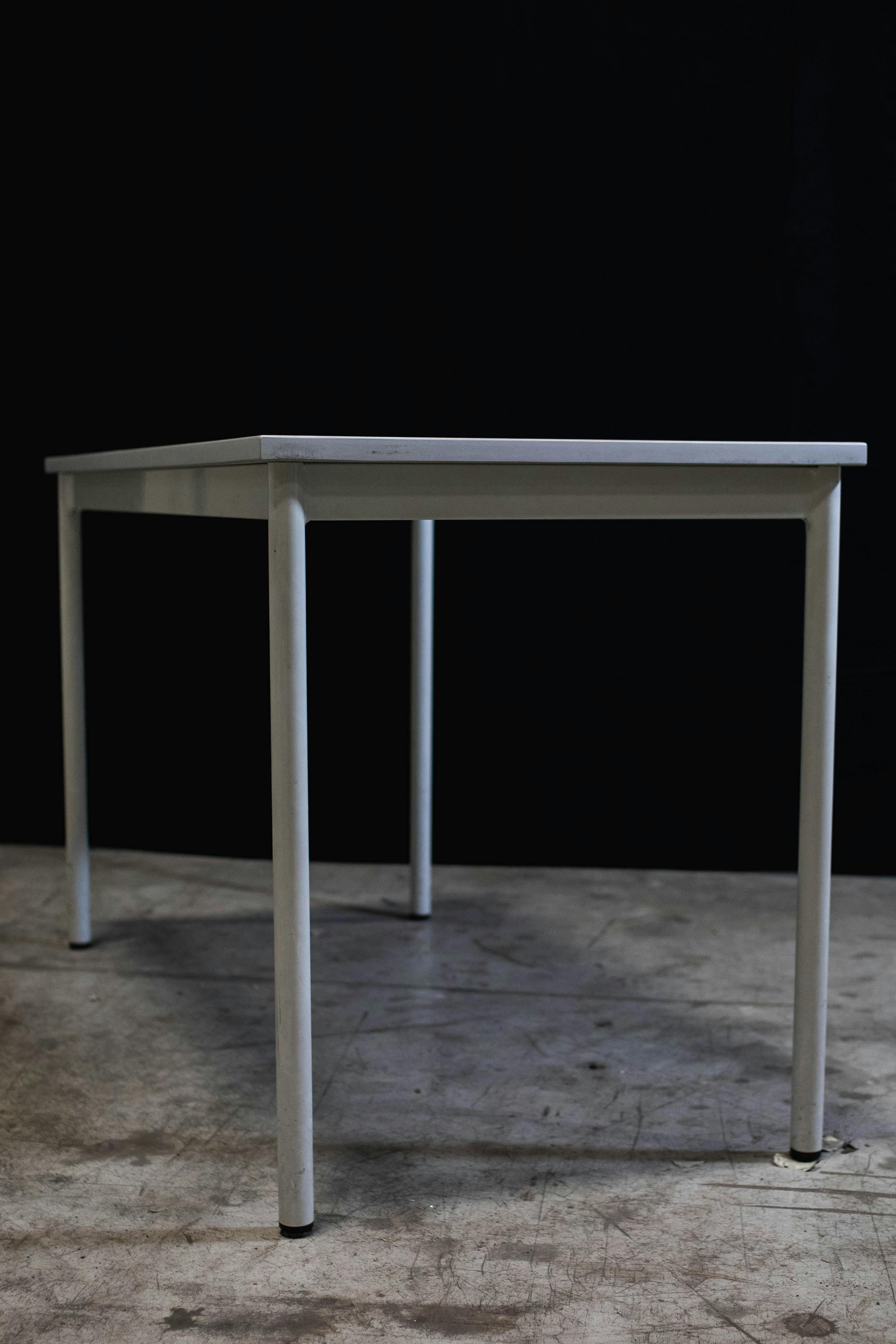 RETRO Design Table  - Tweedehands kwaliteit "Tafels" - Relieve Furniture - 2
