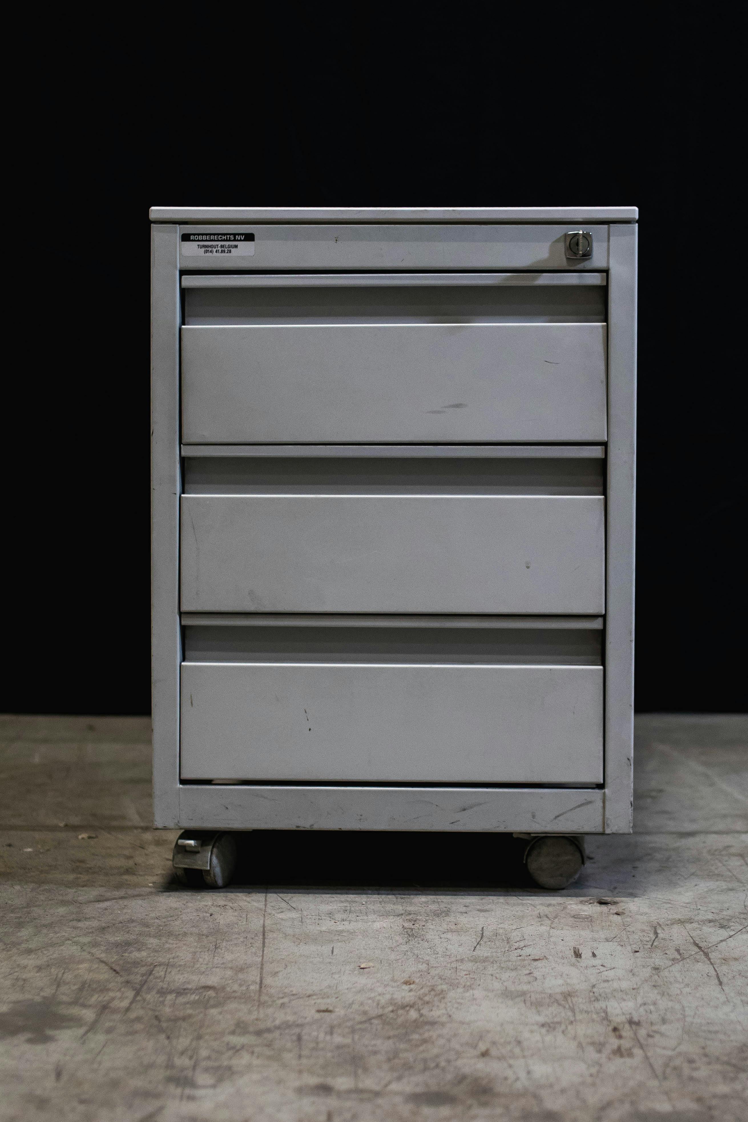 RETRO Design Drawer 3 units - Second hand quality "Storage" - Relieve Furniture - 1