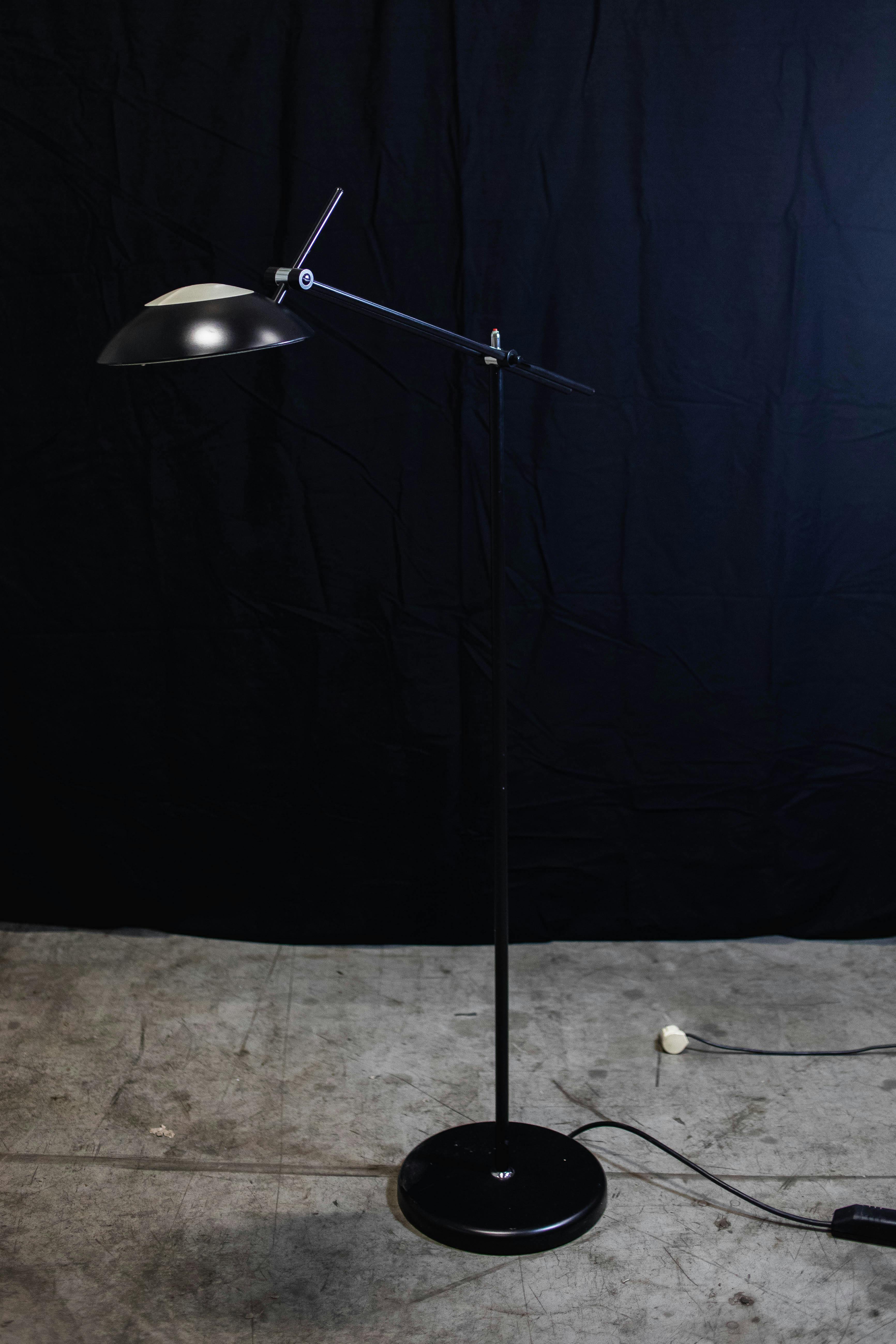 VINTAGE standing Light  - Tweedehands kwaliteit "Verlichting" - Relieve Furniture - 1