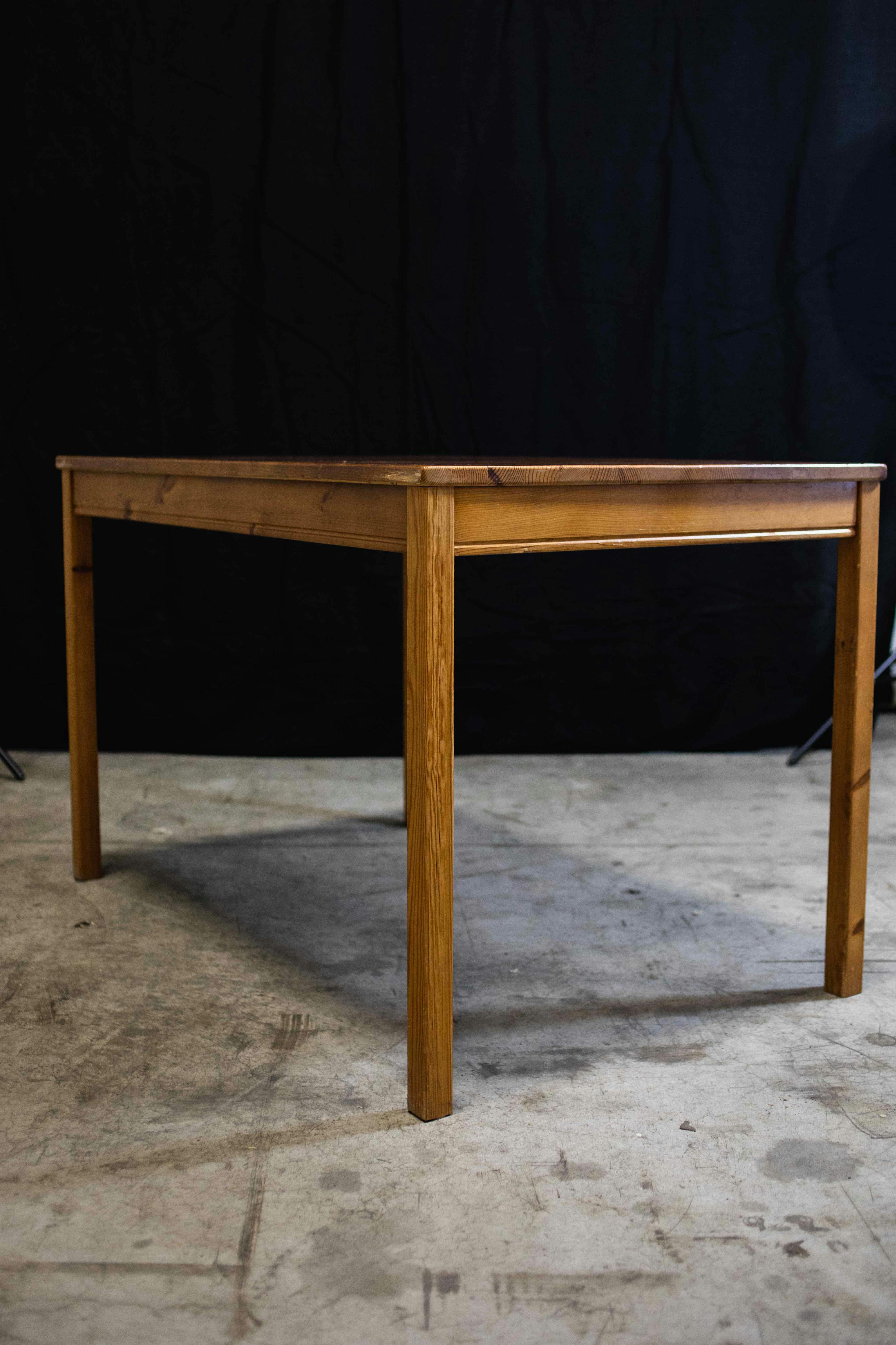 VINTAGE wood table - Qualité de seconde main "Tables" - Relieve Furniture - 3