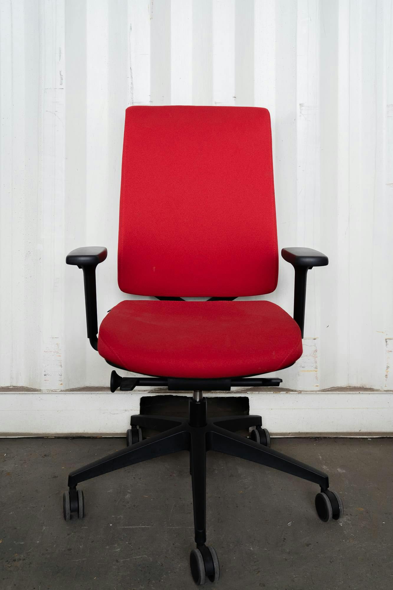 Chaise de bureau rouge Osmoz  - Qualité de seconde main "Chaises de bureau à roulettes" - Relieve Furniture - 2