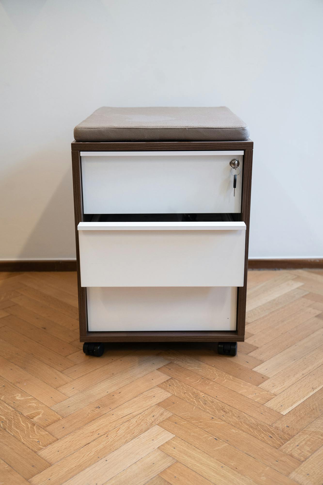 Bloc tiroir bois & blanc - Second hand quality "Storage" - Relieve Furniture