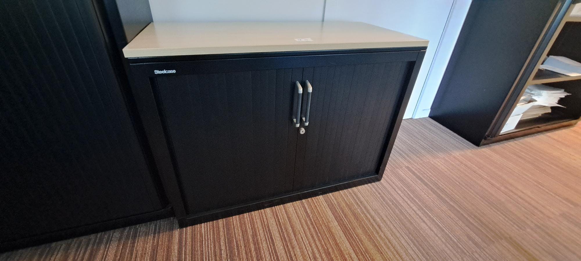 Armoire basse noire à volet 73Hx100Lx45l - Second hand quality "Storage" - Relieve Furniture