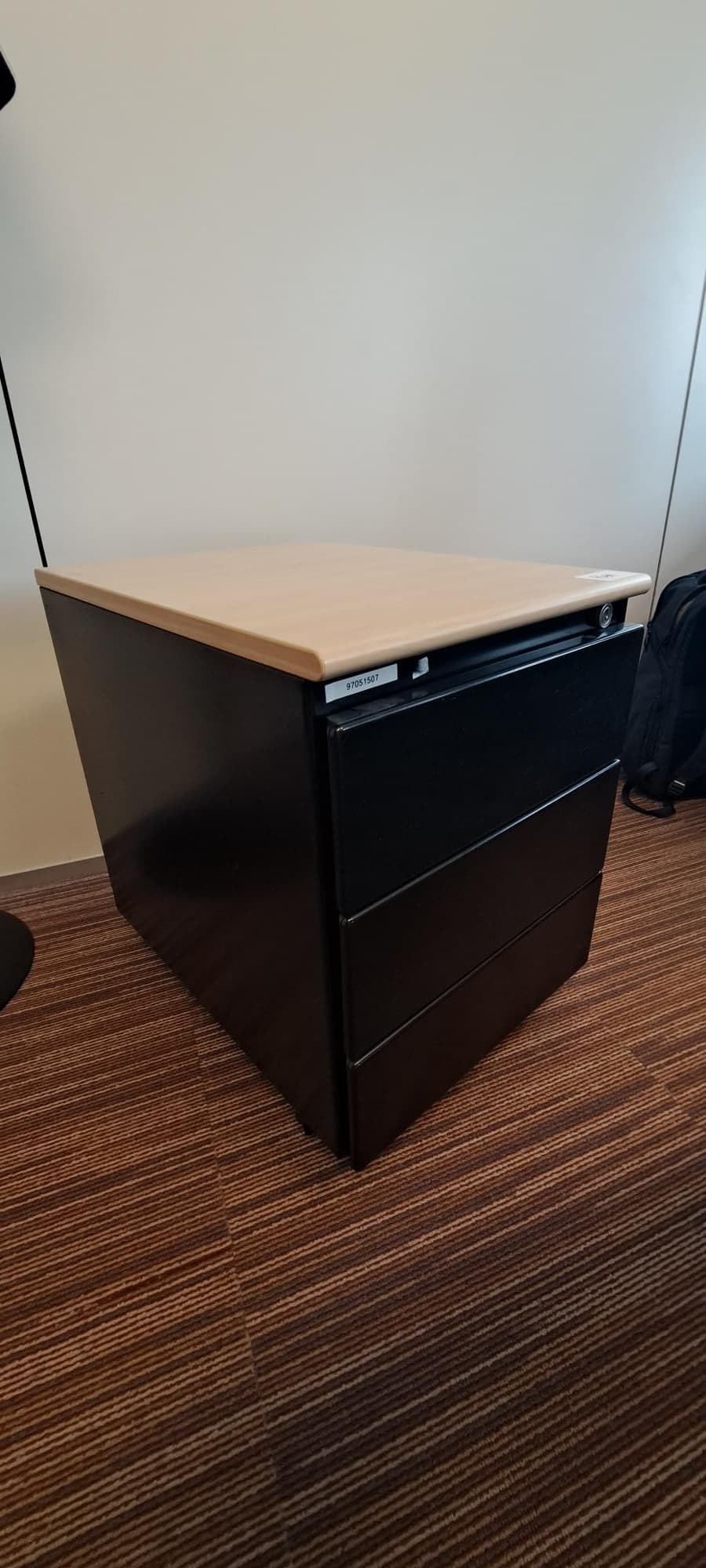 Blok met 3 laden, zwart, houten blad-0