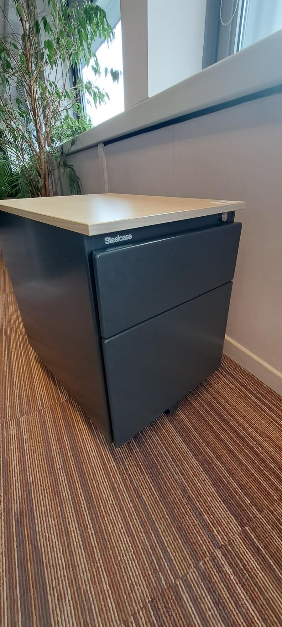 Steelcase blok met 2 laden (hangmappen) houten bovenblad-0