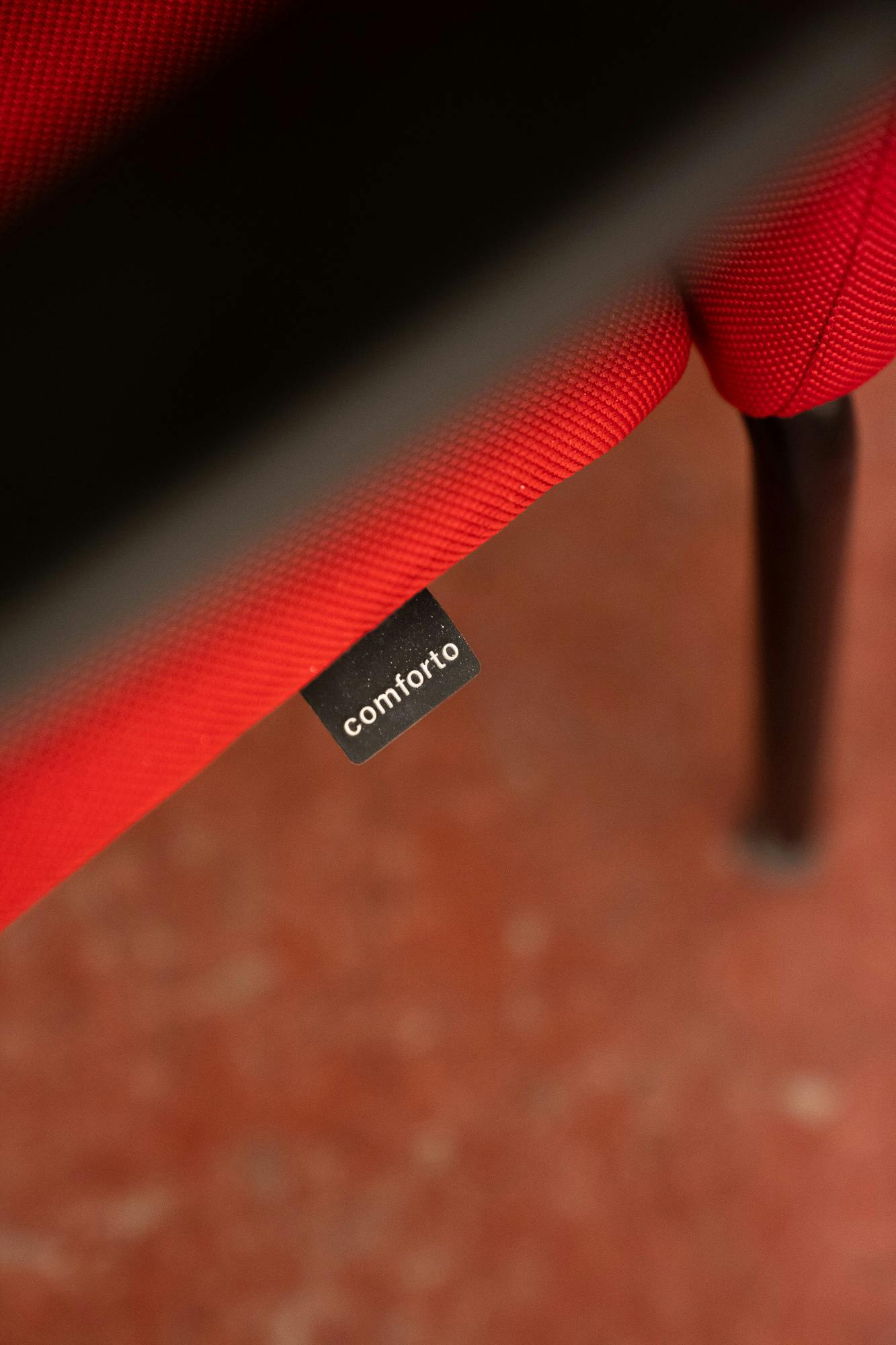 Red stacking chairs - Tweedehands kwaliteit "Stoelen" - Relieve Furniture