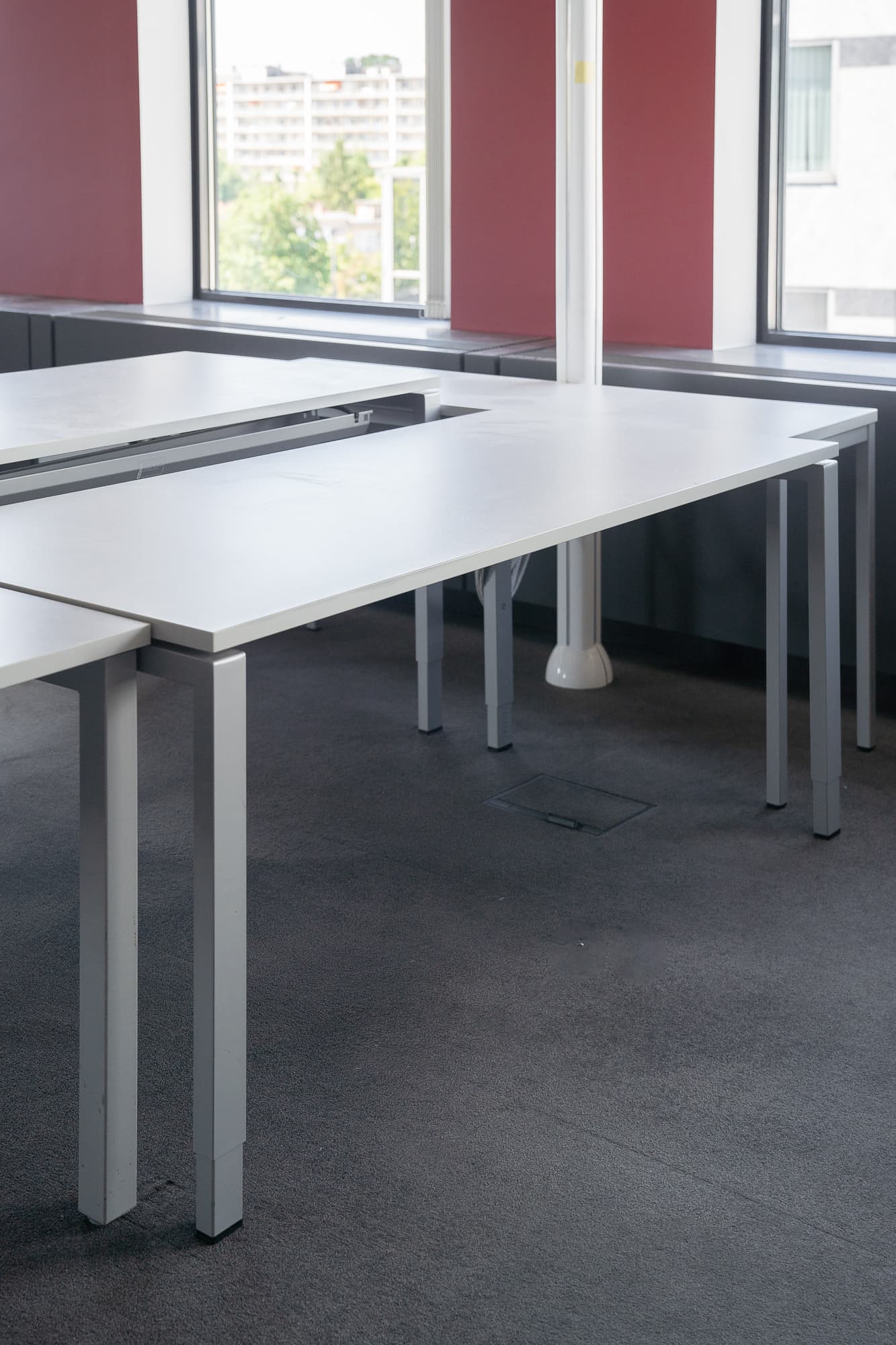 Ajustable white single desk 160x80cm-0
