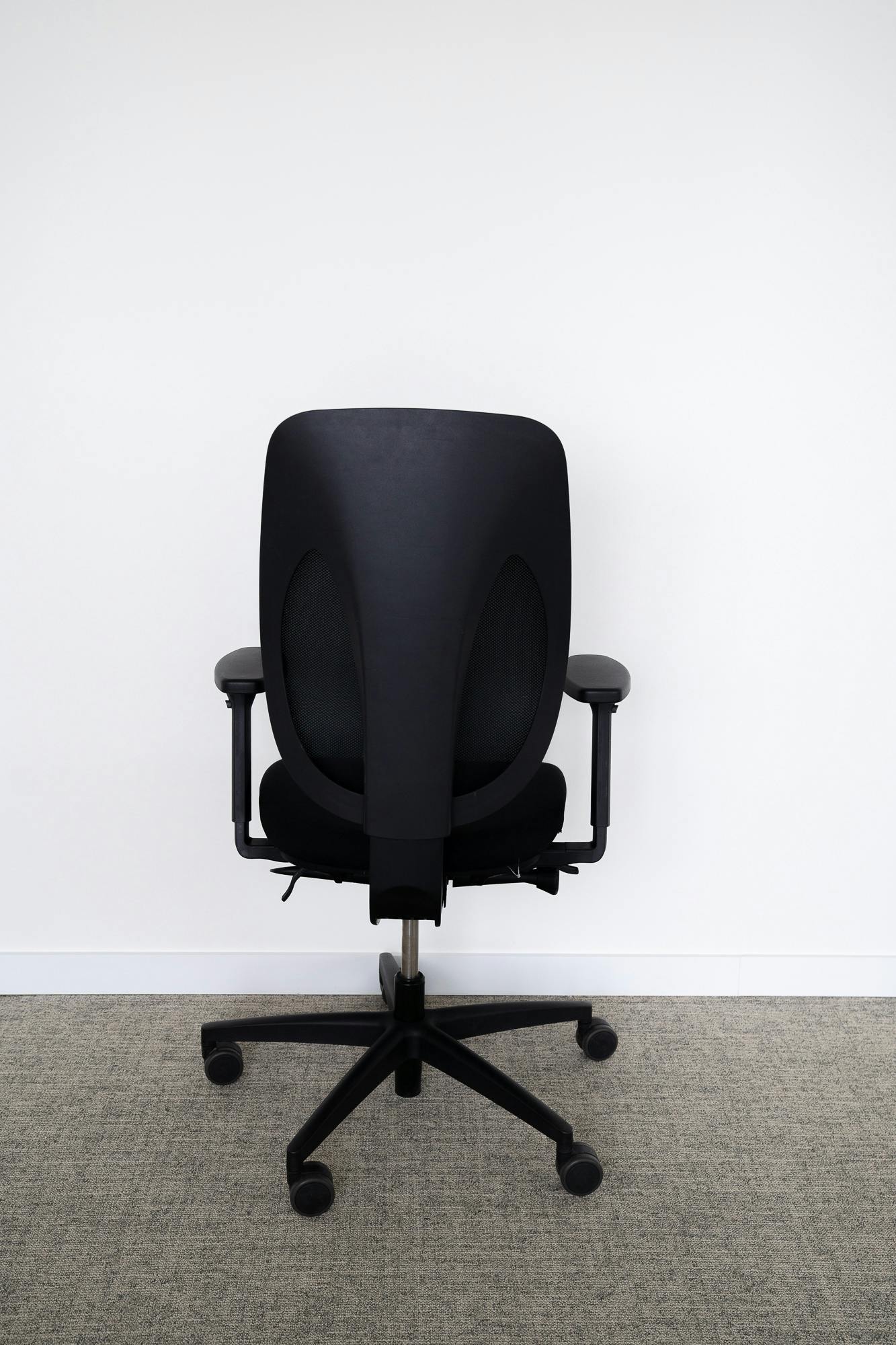 Zwarte bureaustoel GIROFLEX - Tweedehands kwaliteit "Bureaustoelen" - Relieve Furniture