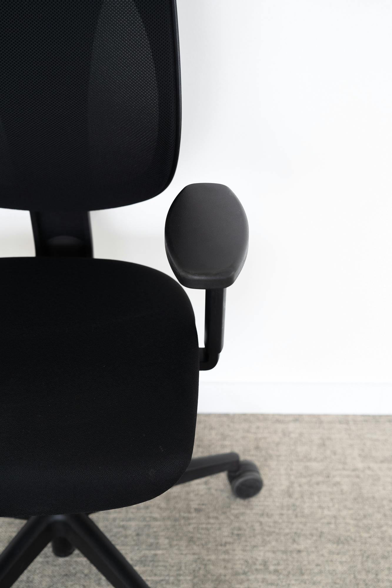 Zwarte bureaustoel GIROFLEX - Tweedehands kwaliteit "Bureaustoelen" - Relieve Furniture