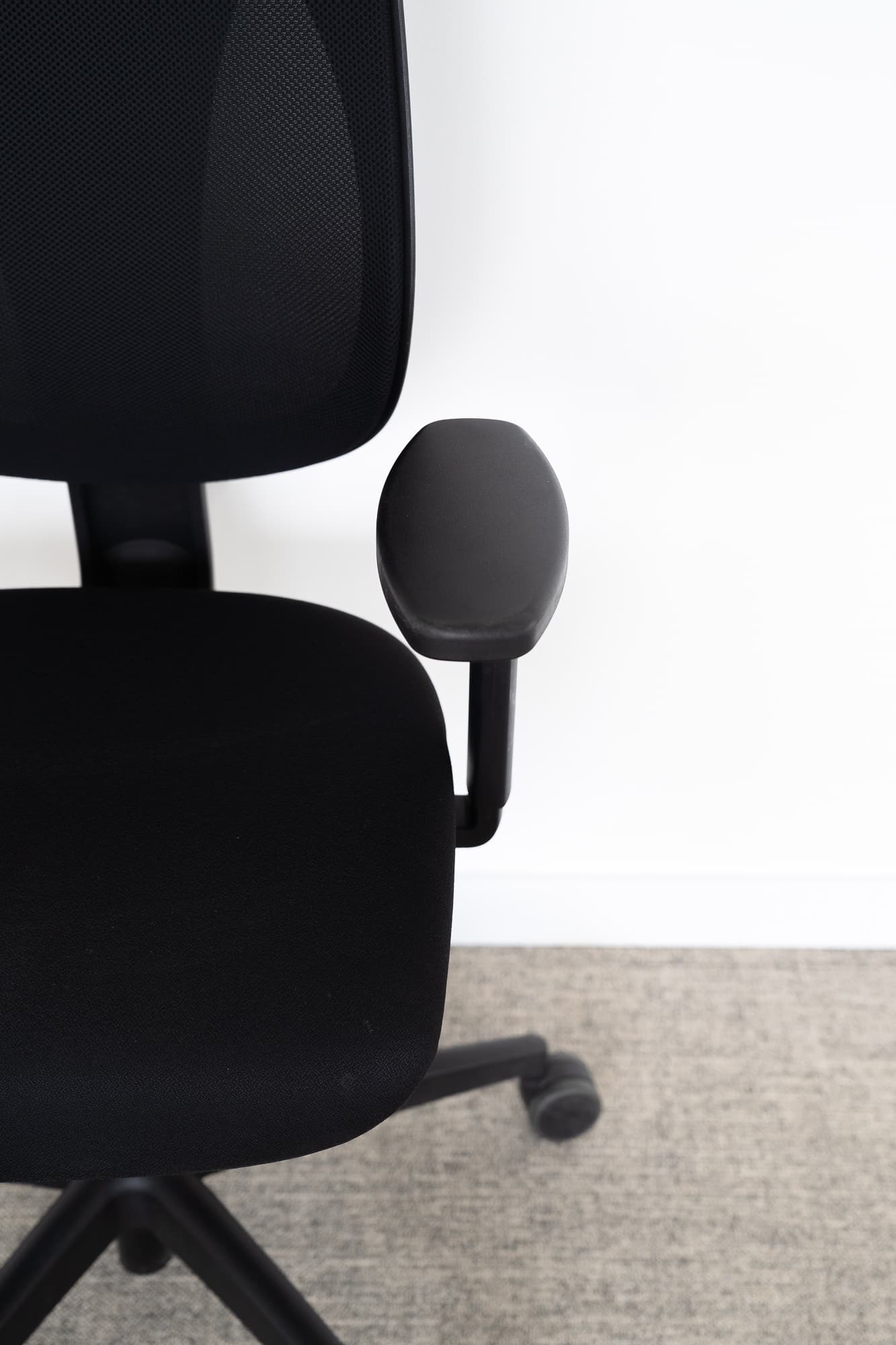 GIROFLEX Black office chair-2