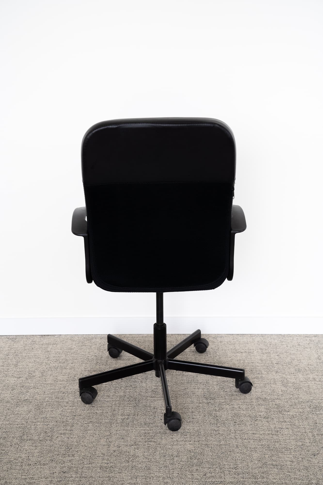 zwarte bureaustoel-2