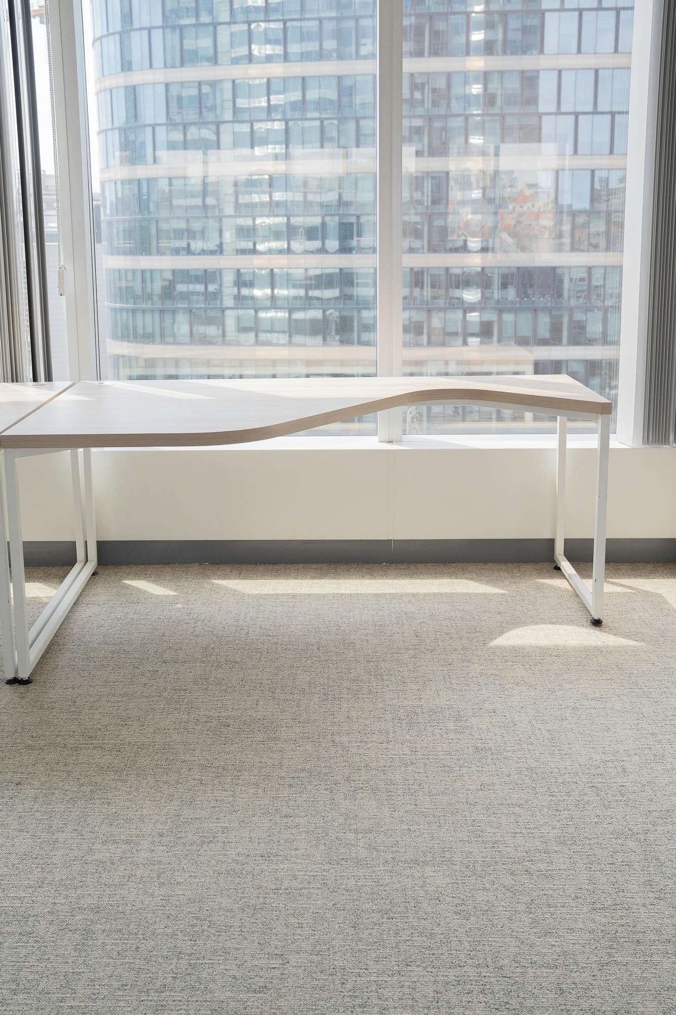 Wood curved desk - Qualité de seconde main "Bureaux" - Relieve Furniture