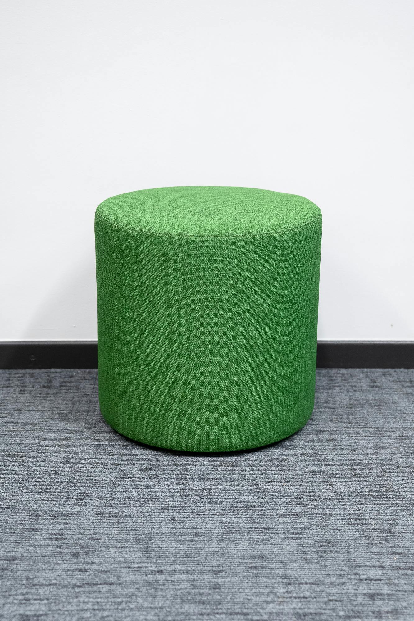 Pouf rond vert clair - Tweedehands kwaliteit "Stoelen" - Relieve Furniture - 1