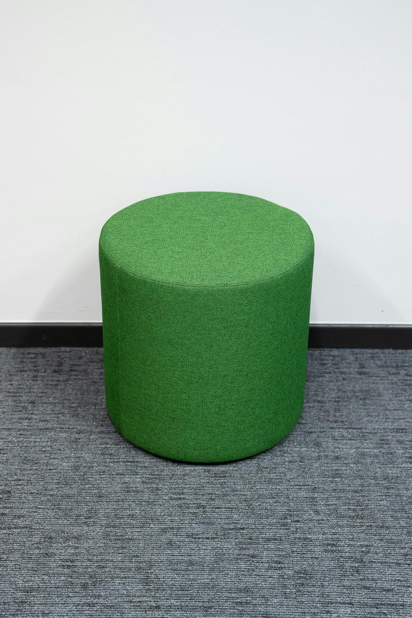 Pouf rond vert clair - Tweedehands kwaliteit "Stoelen" - Relieve Furniture - 2