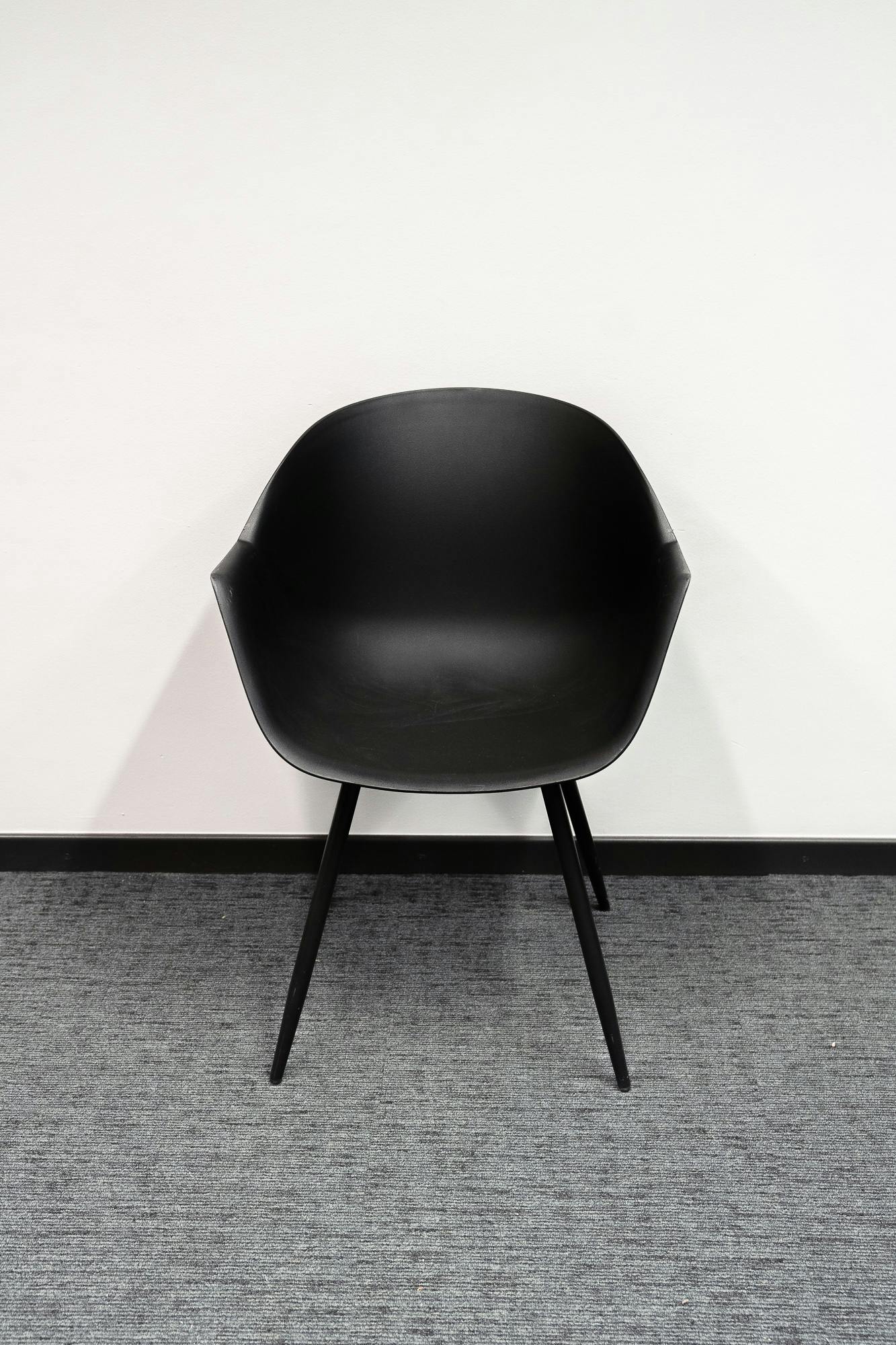 Zwarte designstoel - Relieve Furniture