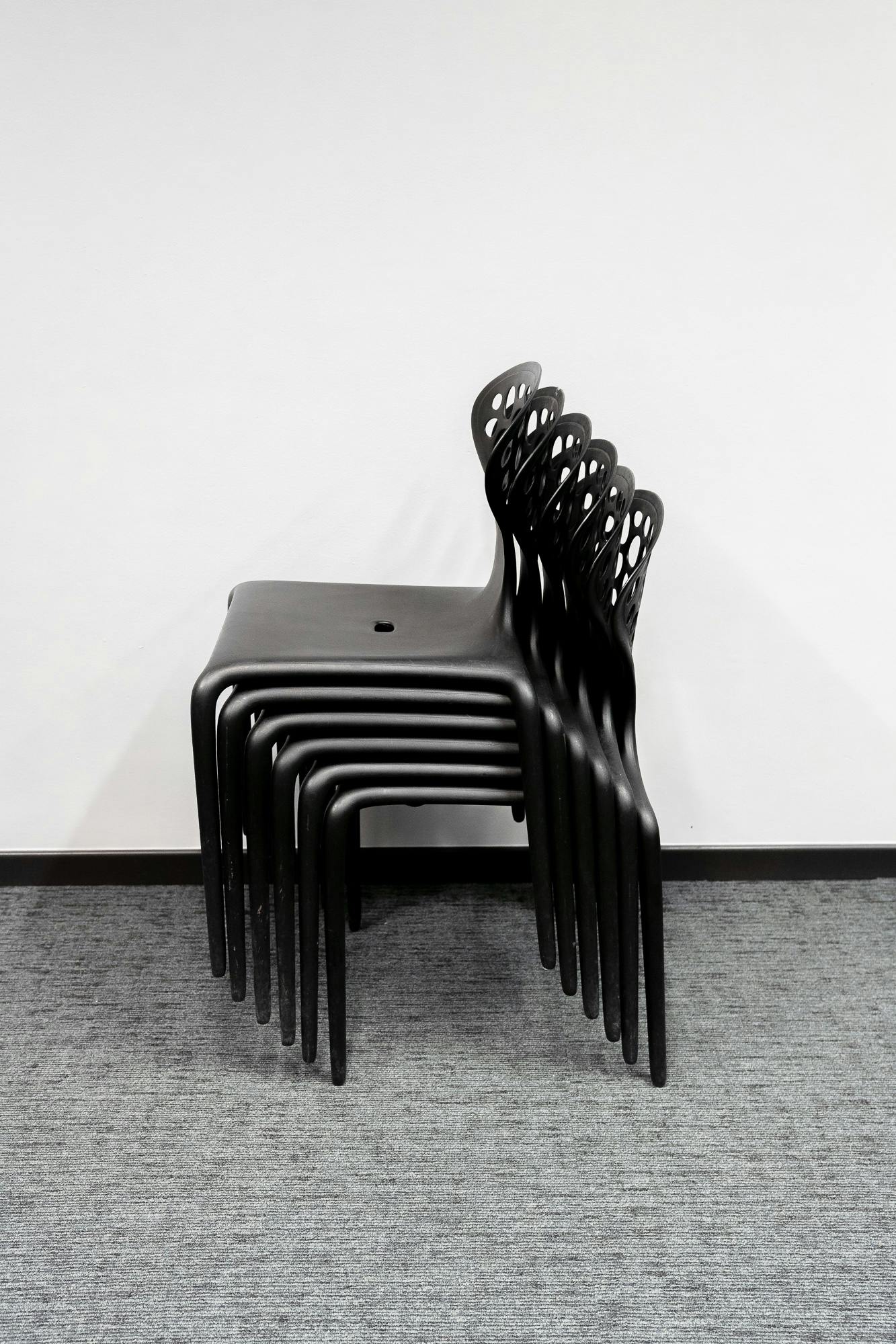 Chaise design noire Super Natural - Qualité de seconde main "Chaises" - Relieve Furniture