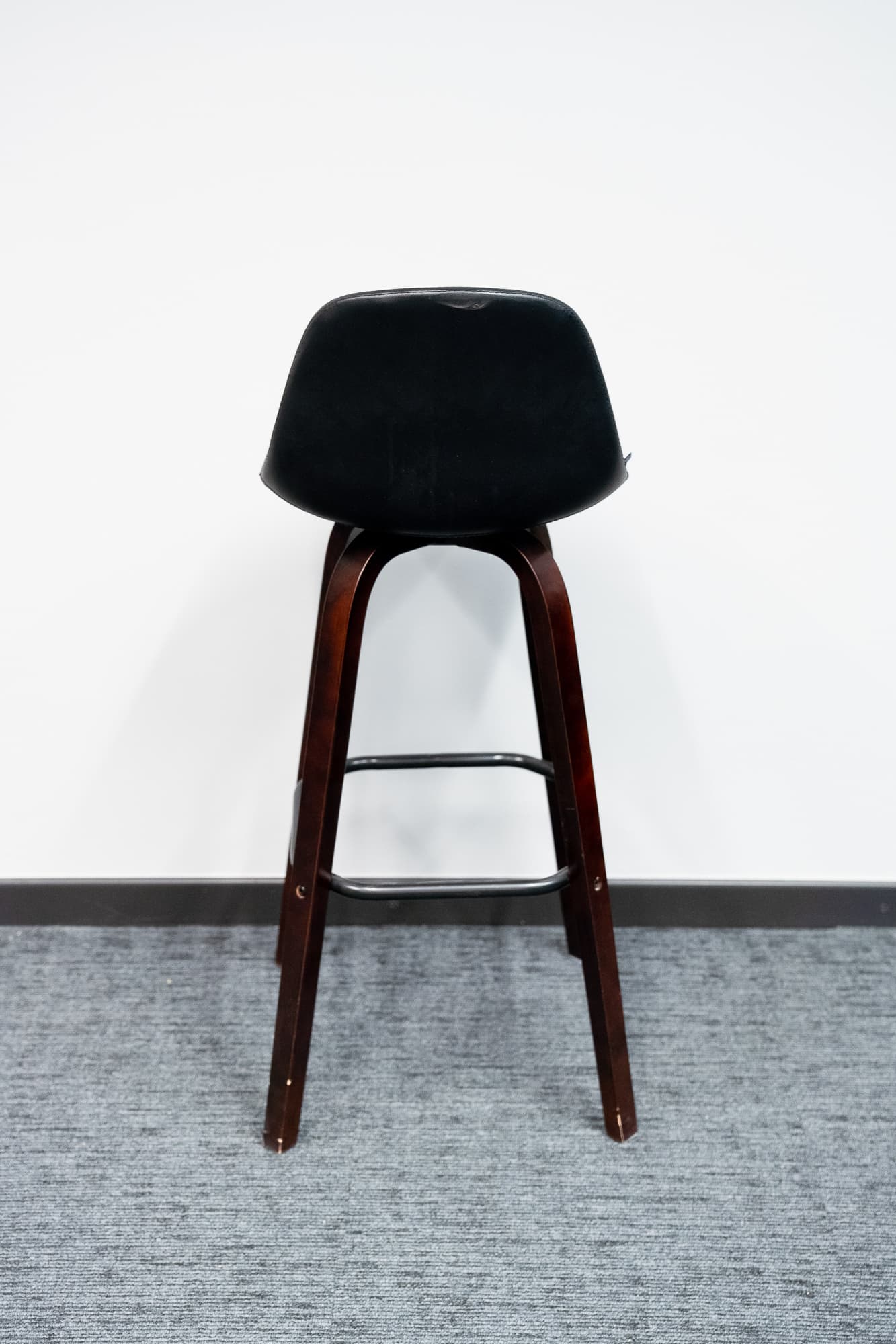 Paal zwart leren kruk-2