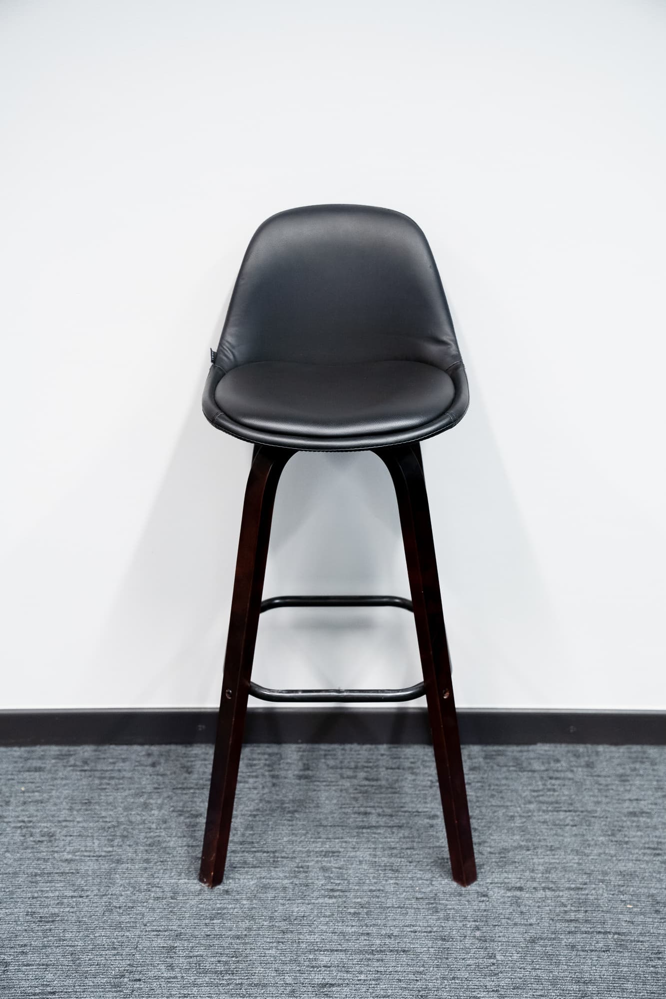 Paal zwart leren kruk-0