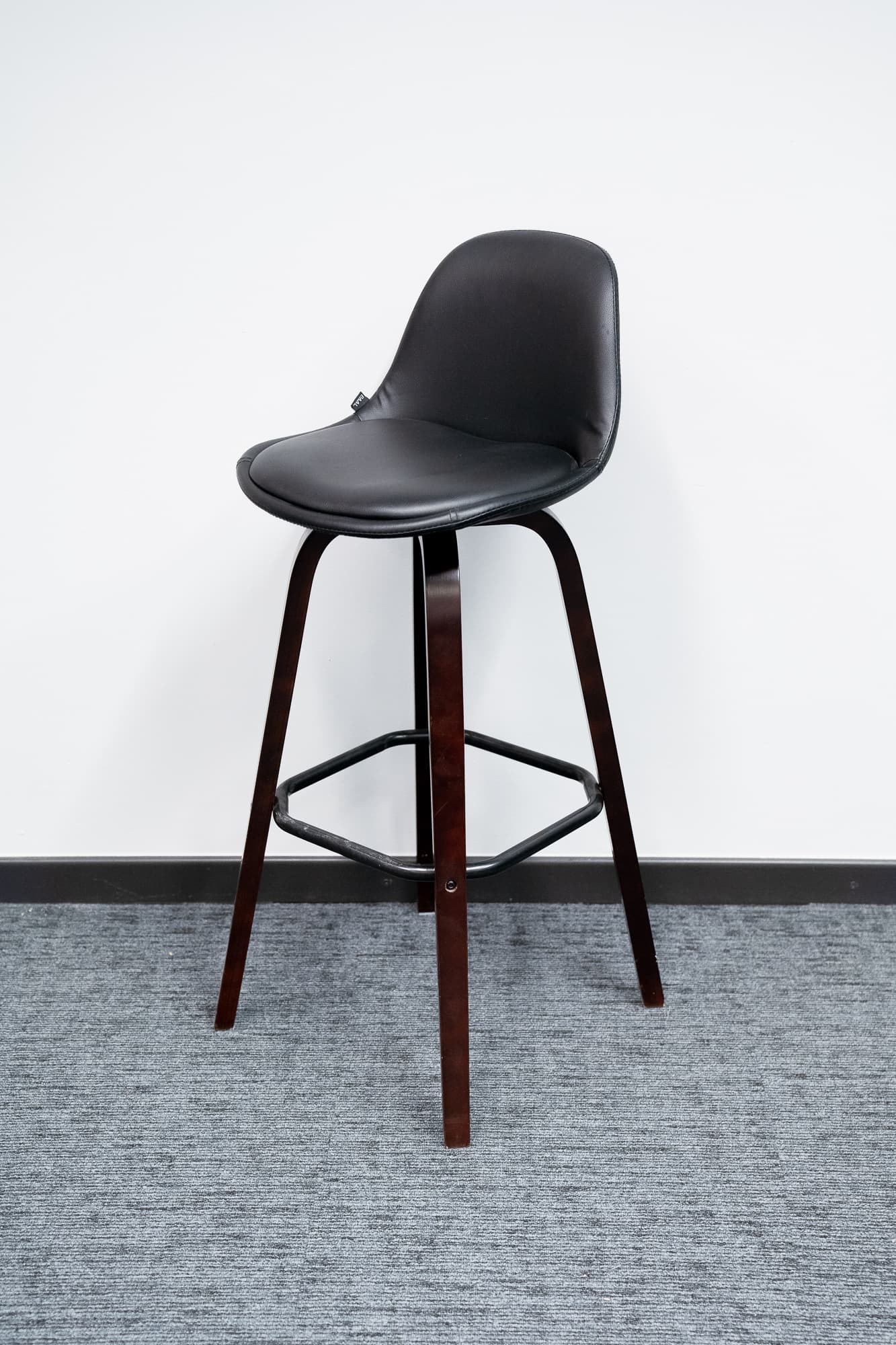 Paal zwart leren kruk-1