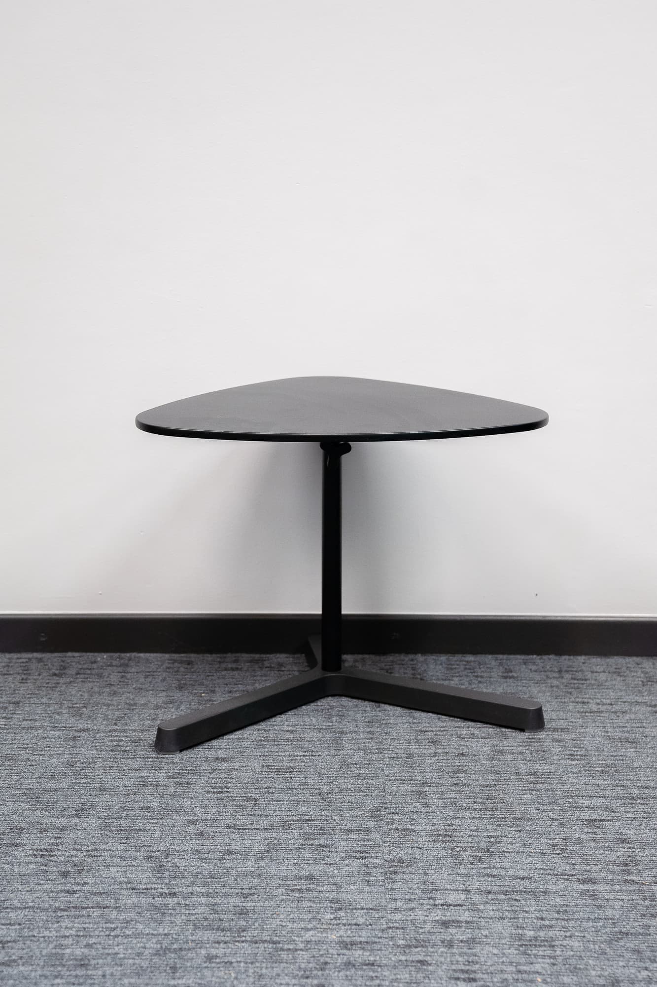 Ikea Svartasen Table basse noire-1