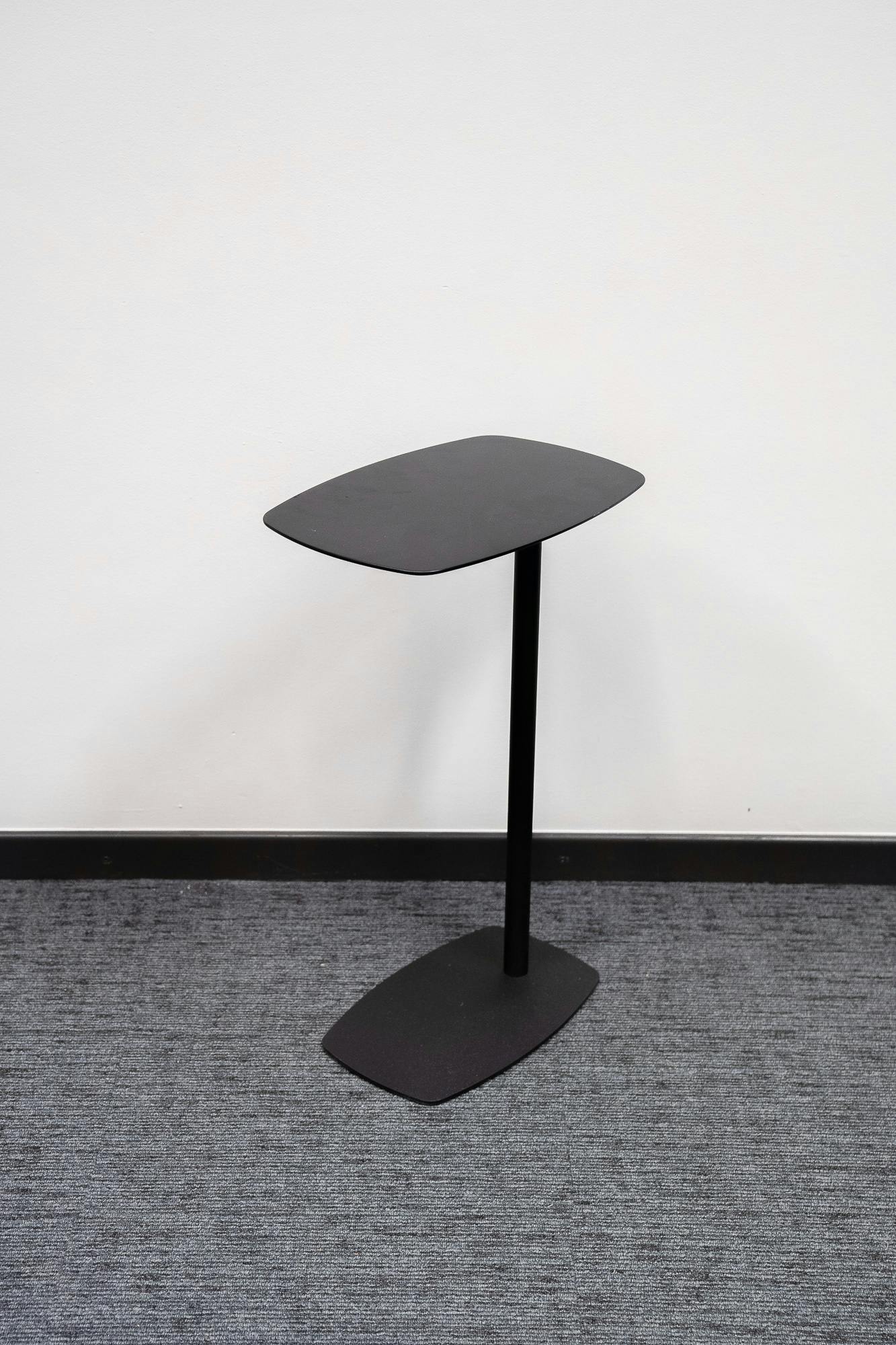 Black side table - Second hand quality "Tables" - Relieve Furniture - 1