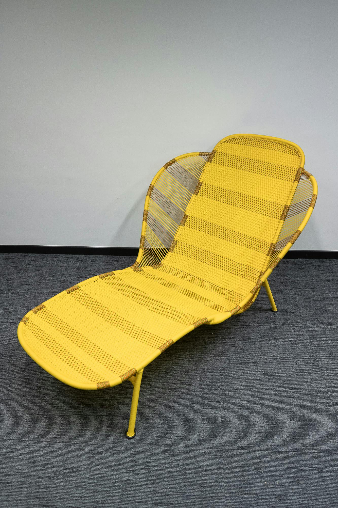 Transat / Long chair yellow woven MOROSO - Relieve Furniture