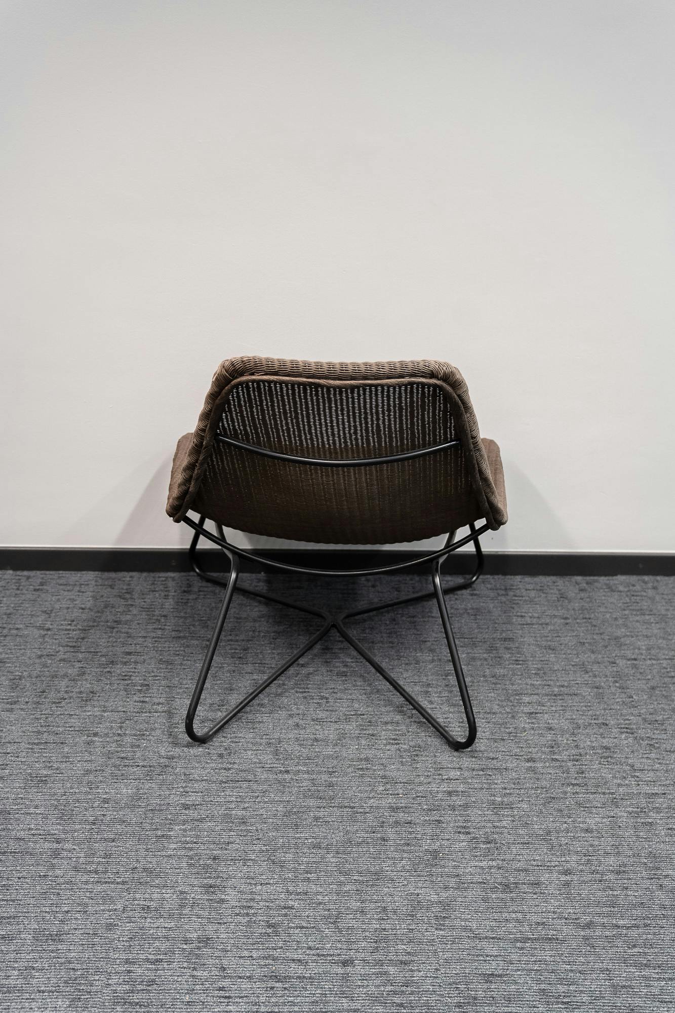 Dark brown wicker armchair - Second hand quality "Armchairs and Couches" - Relieve Furniture