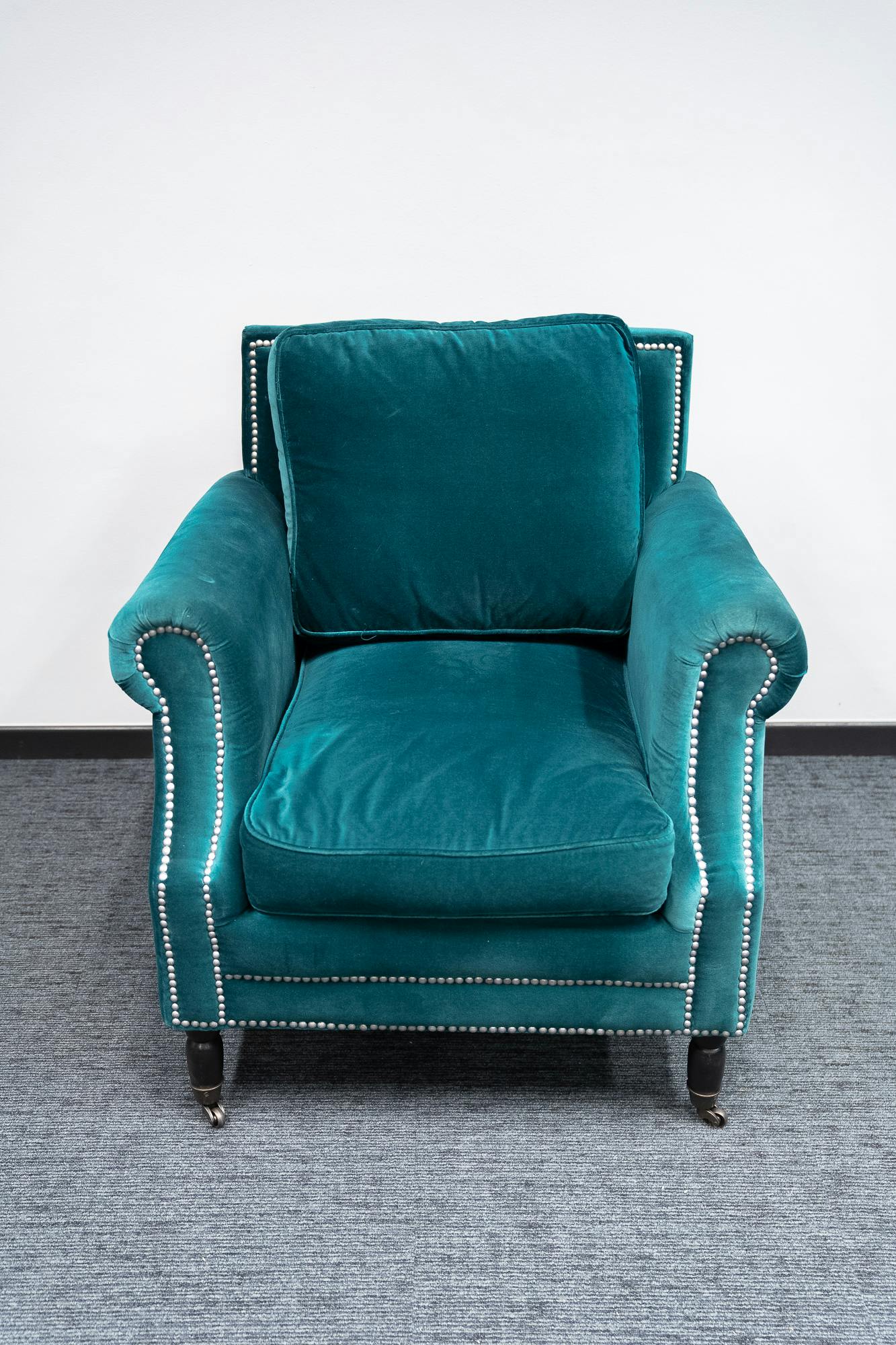 Armchair Satellite in green velvet - Tweedehands kwaliteit "Leunstoelen en luiers" - Relieve Furniture